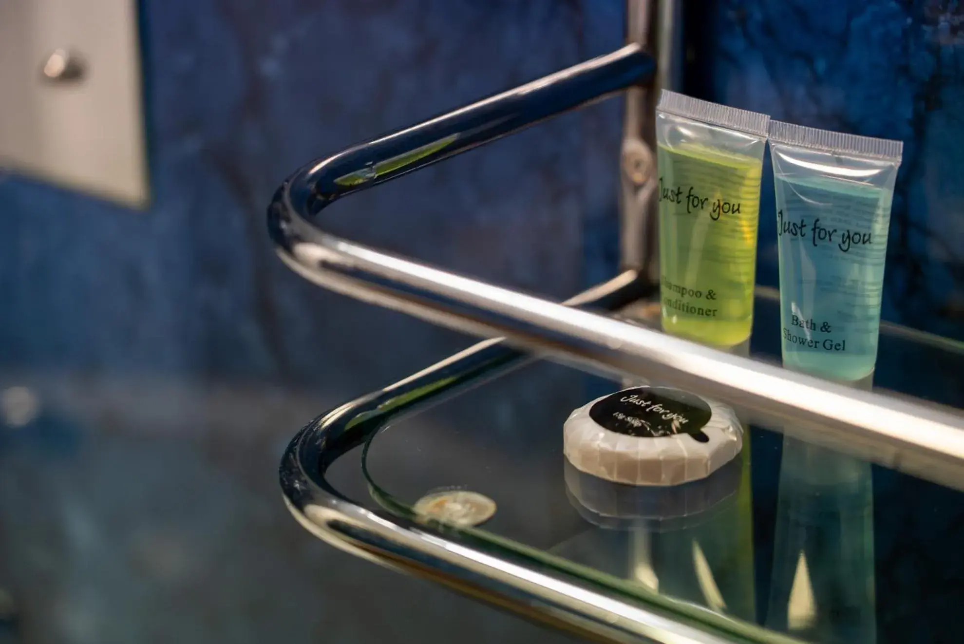 Economy Twin Room in The Dog and Partridge Economy Twin Room in The Dog and Partridge