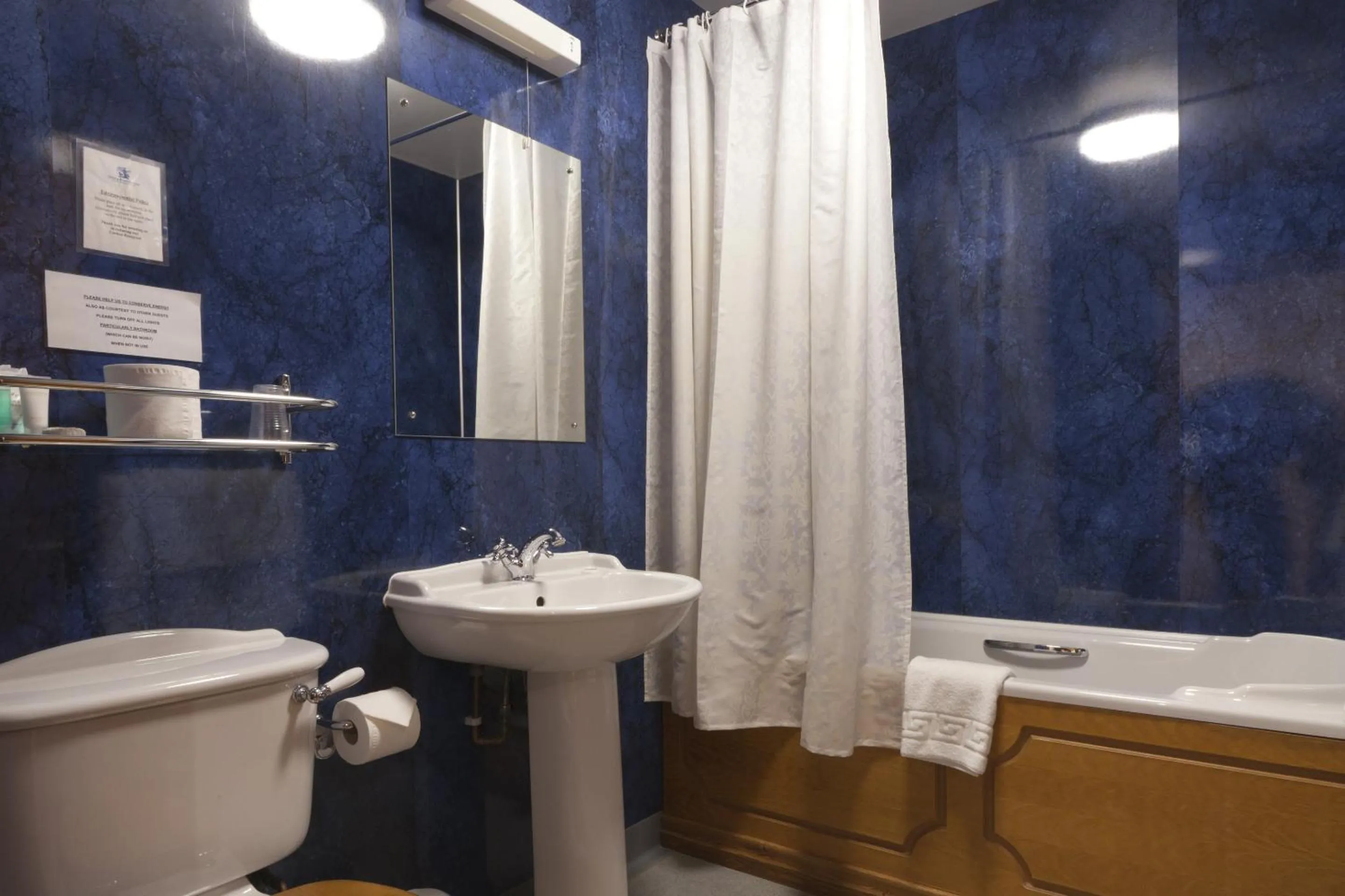 Bathroom in The Dog and Partridge