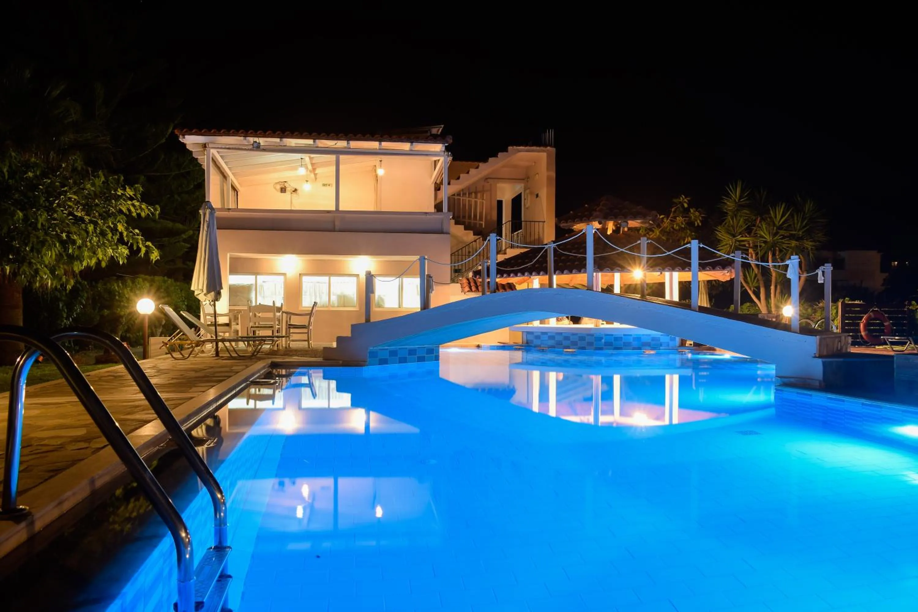 Swimming pool in Dias