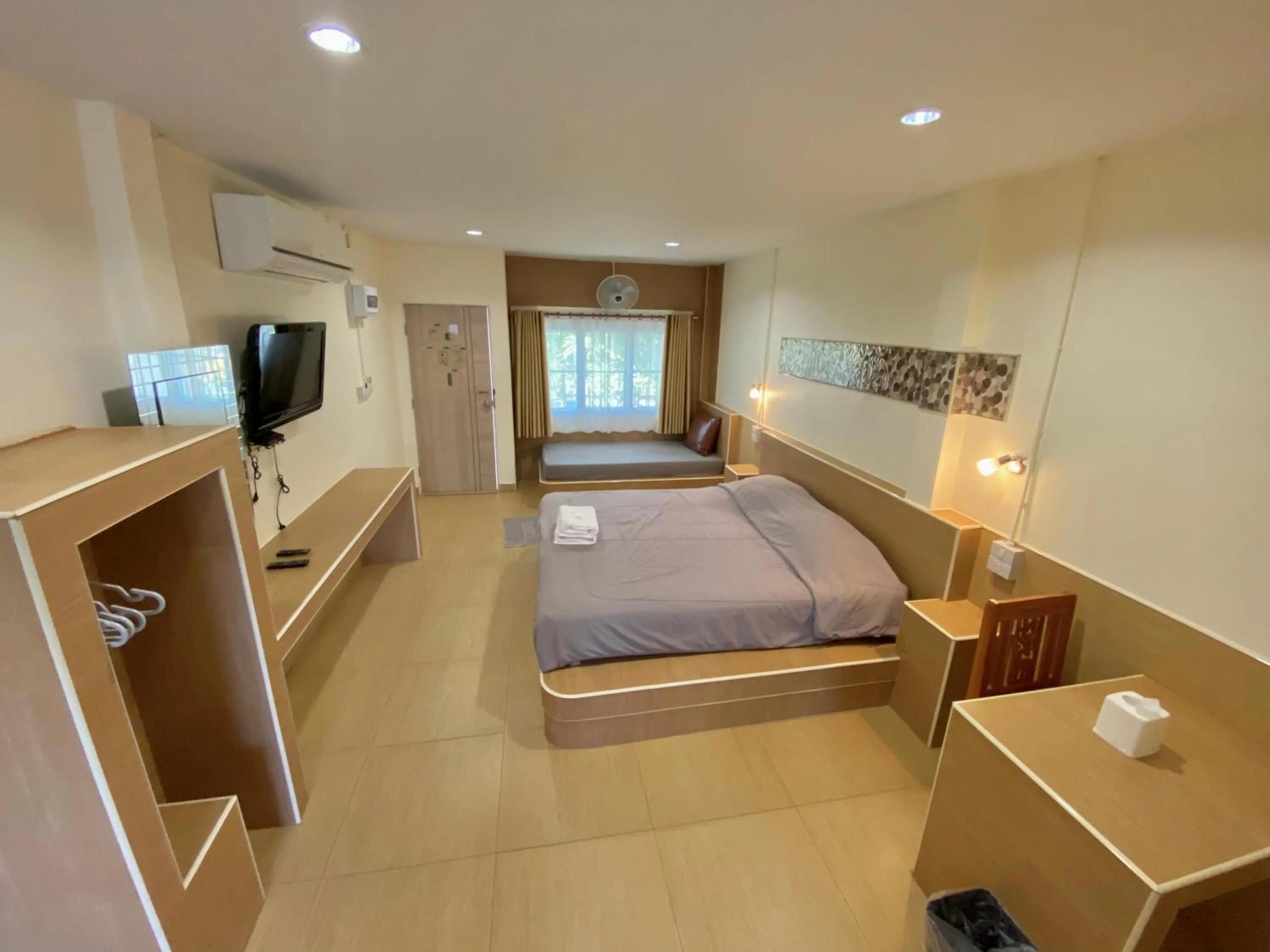 VIP, Bed in Baan Suan Palm Resort