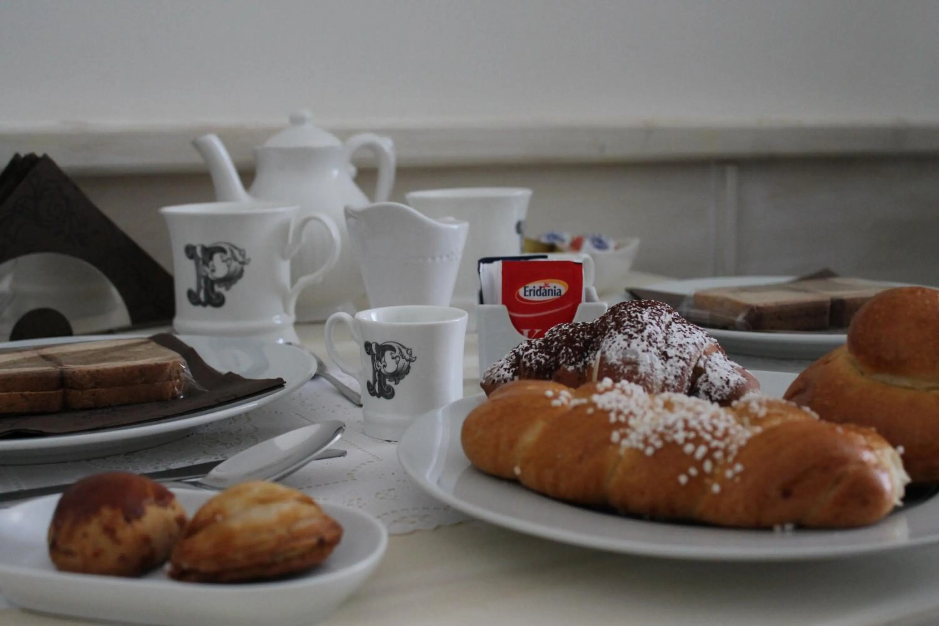 Buffet breakfast in B&B Paura