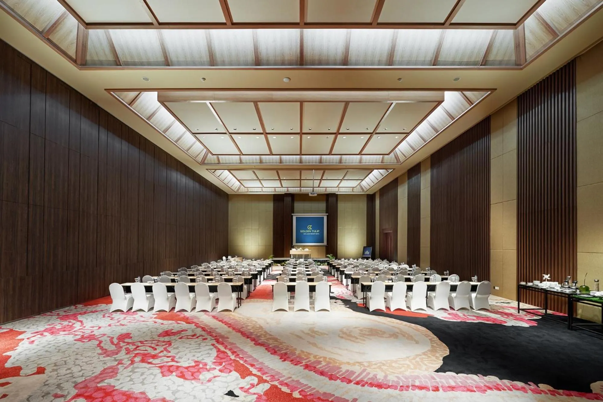 Golden Tulip Holland Resort Batu