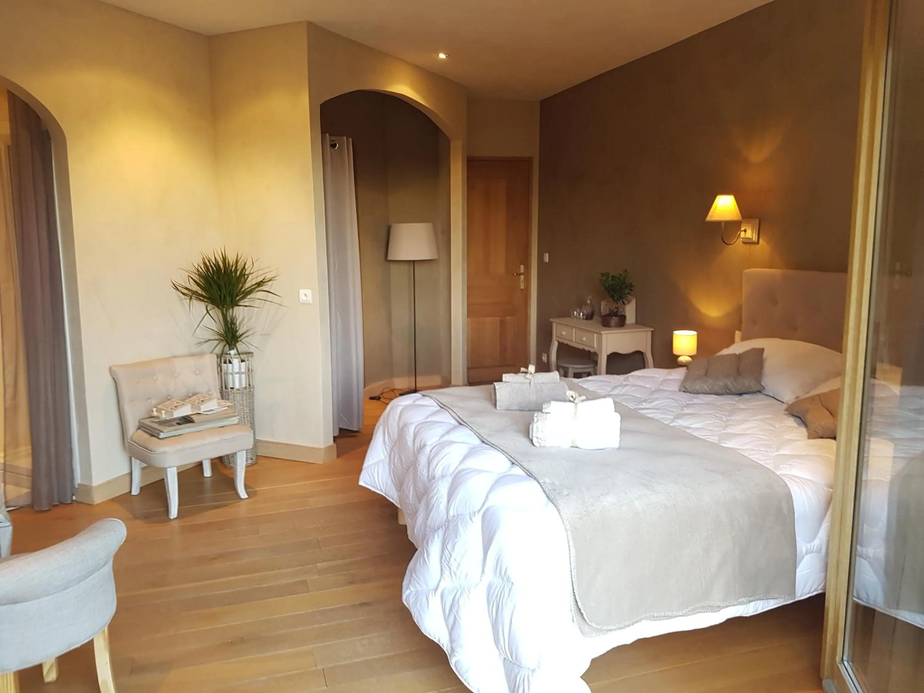 Photo of the whole room, Bed in B&B Lou Mas