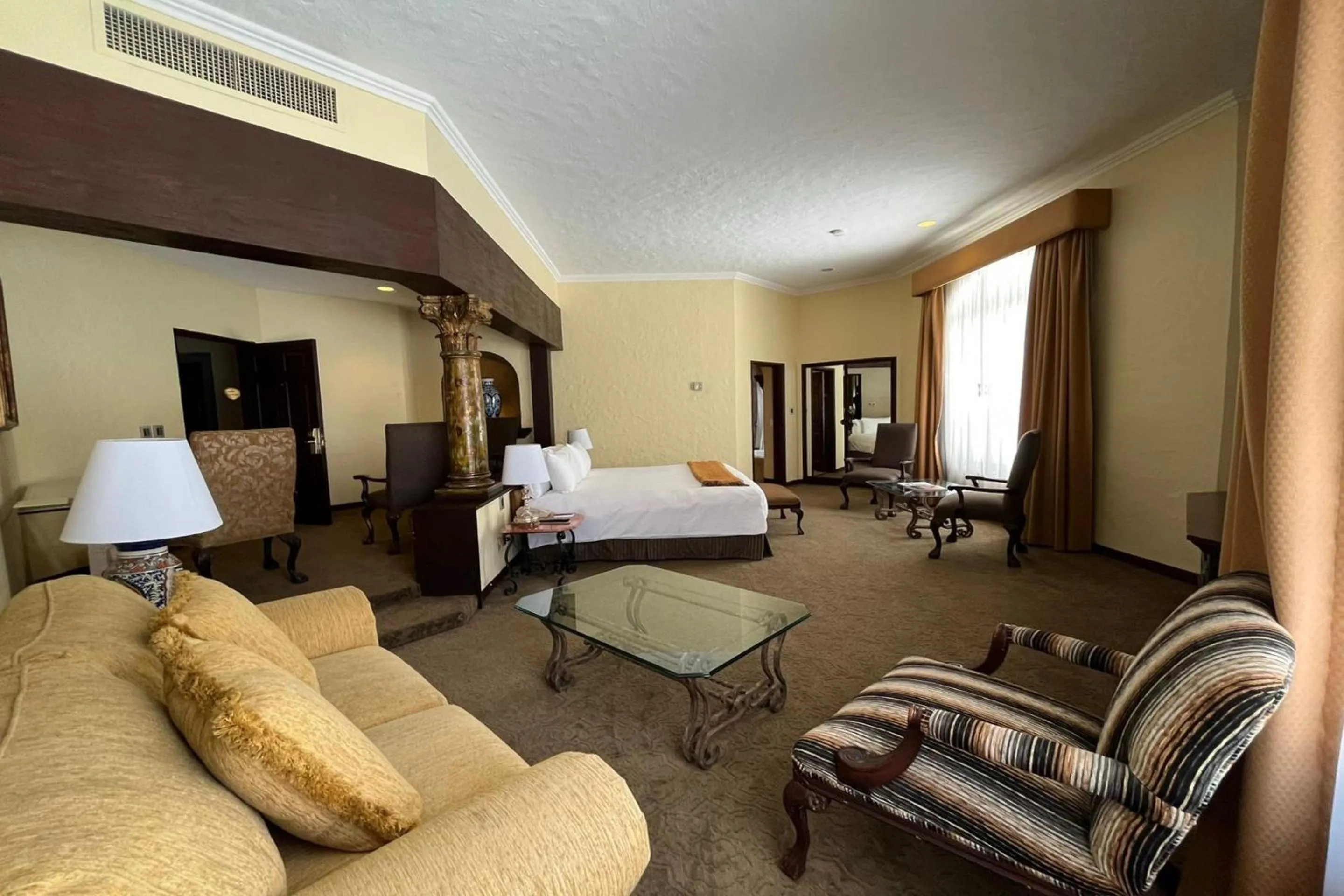 Photo of the whole room, Bed in Quinta Real Aguascalientes