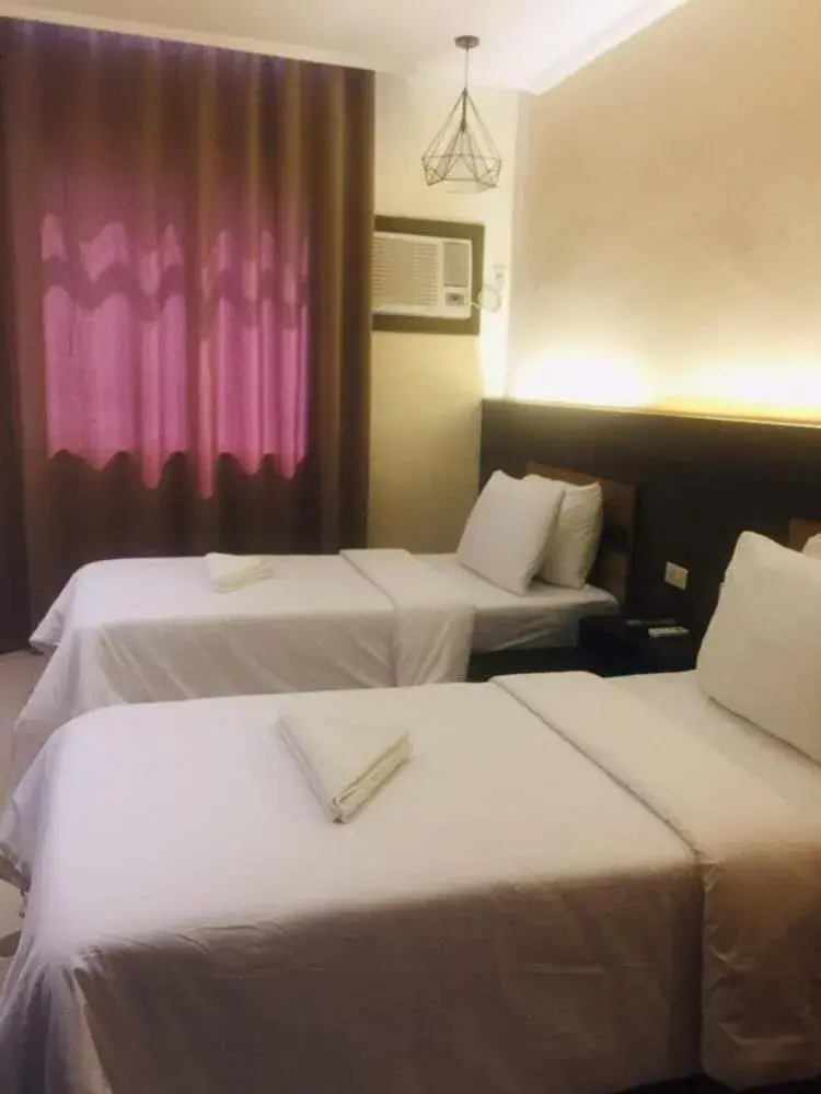 Standard Twin Room in LEUX Hotel Alona Panglao Standard Twin Room in LEUX Hotel Alona Panglao