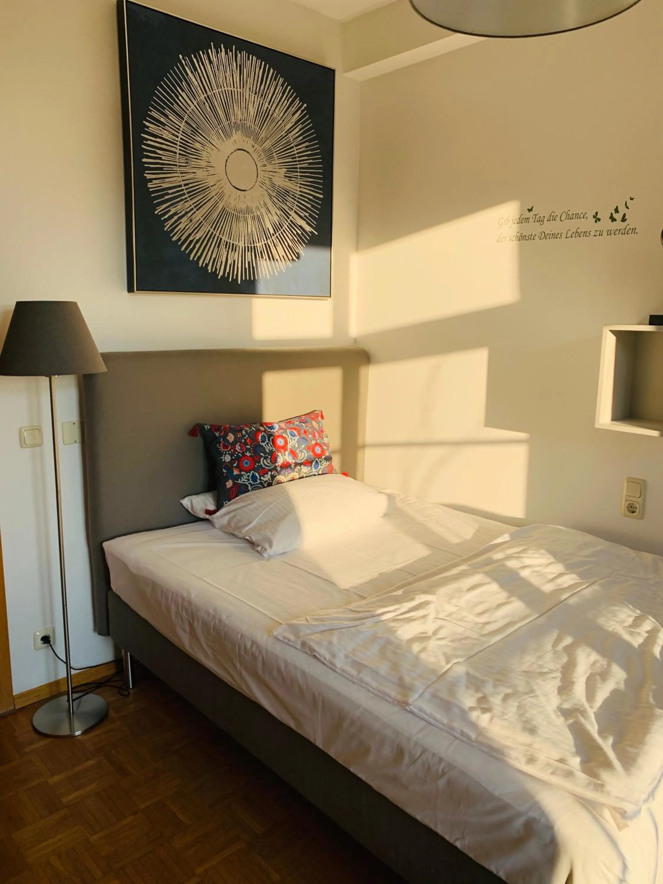 Bed in Gästehaus der Abtei Sayn