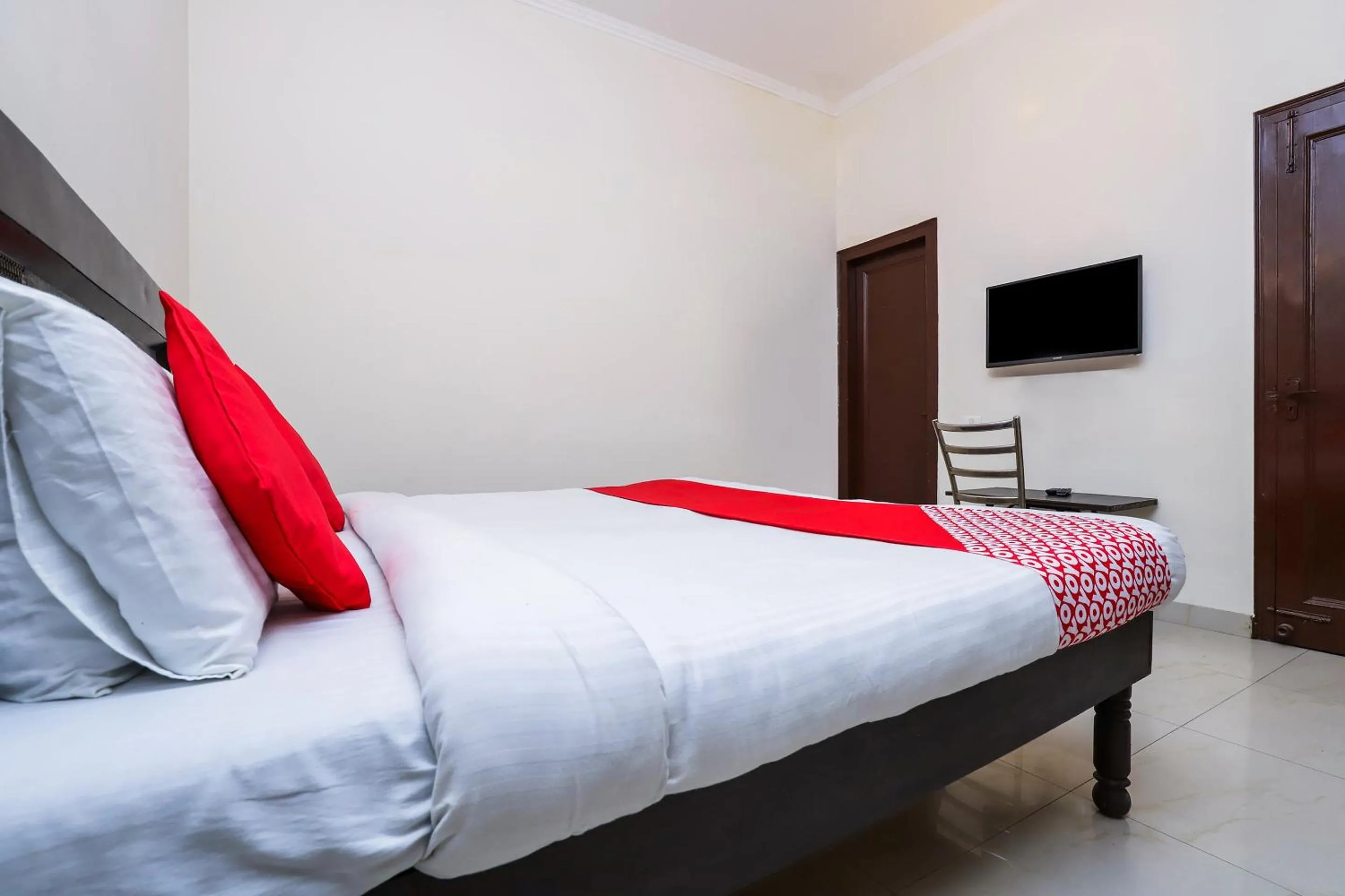 Bedroom in Hotel O Shiv Shakti Inn Near Kamal Cinema