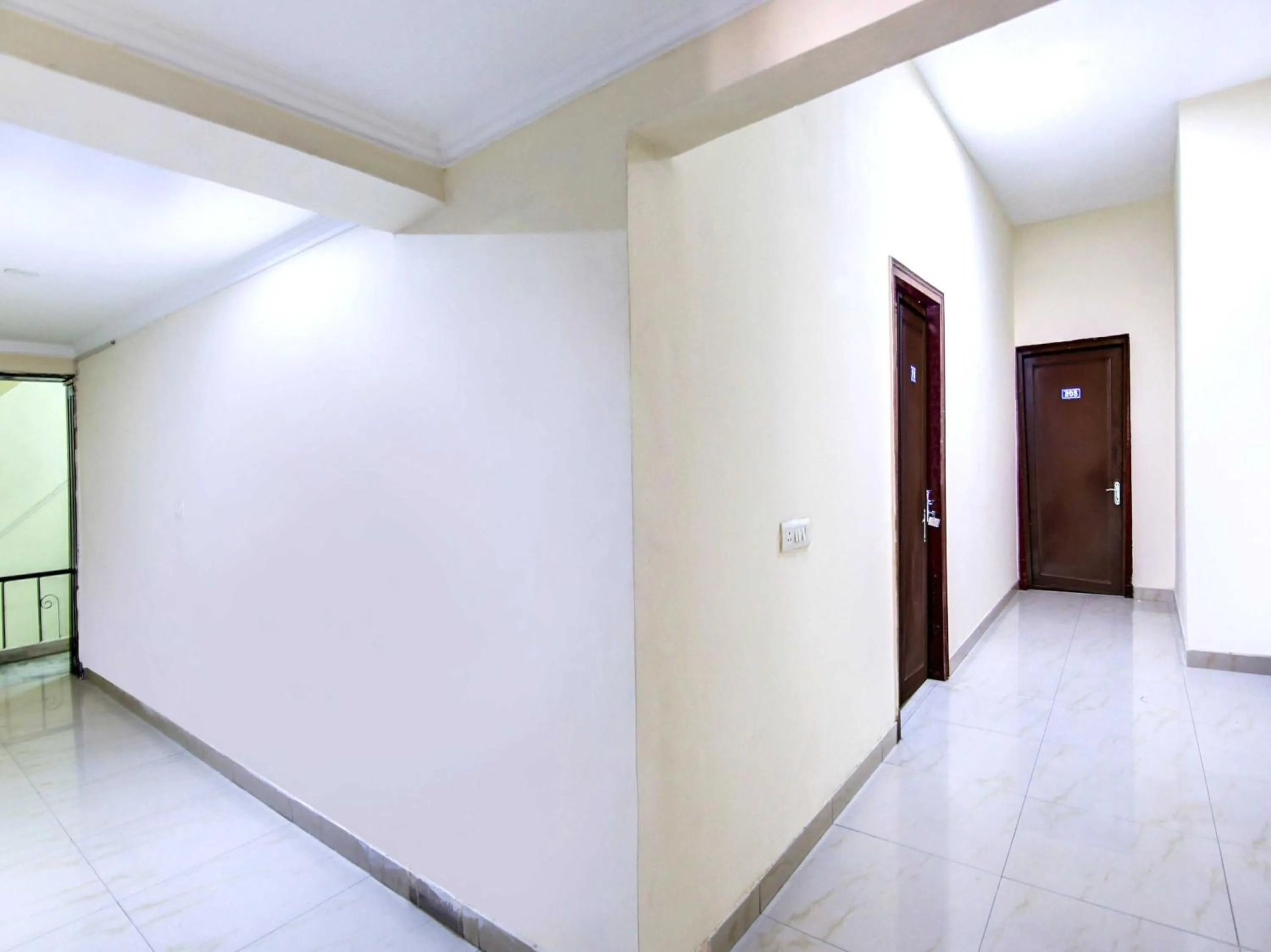 Lobby or reception in Hotel O Shiv Shakti Inn Near Kamal Cinema