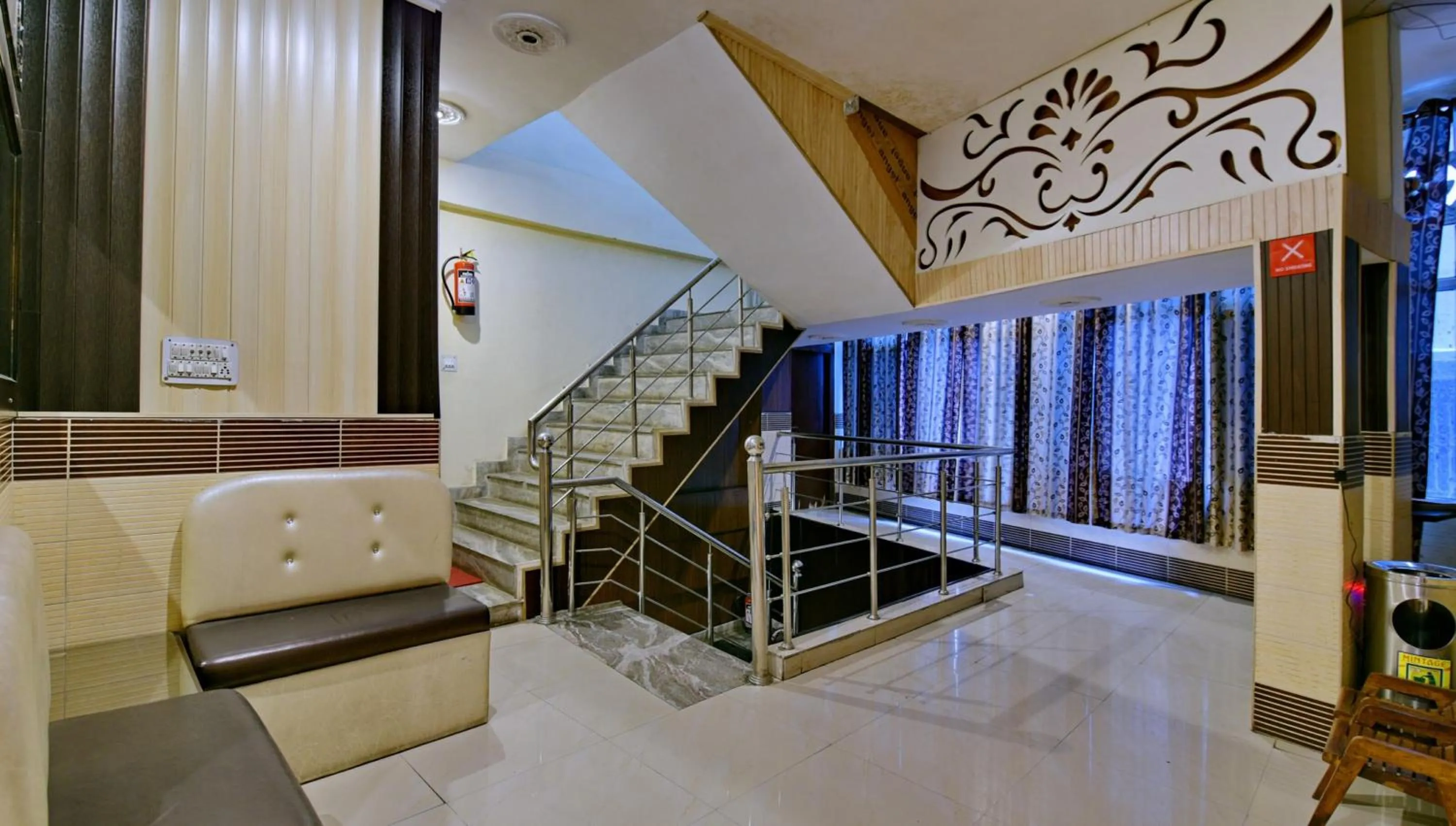 Lobby or reception in Hotel O Mehfil Hotel