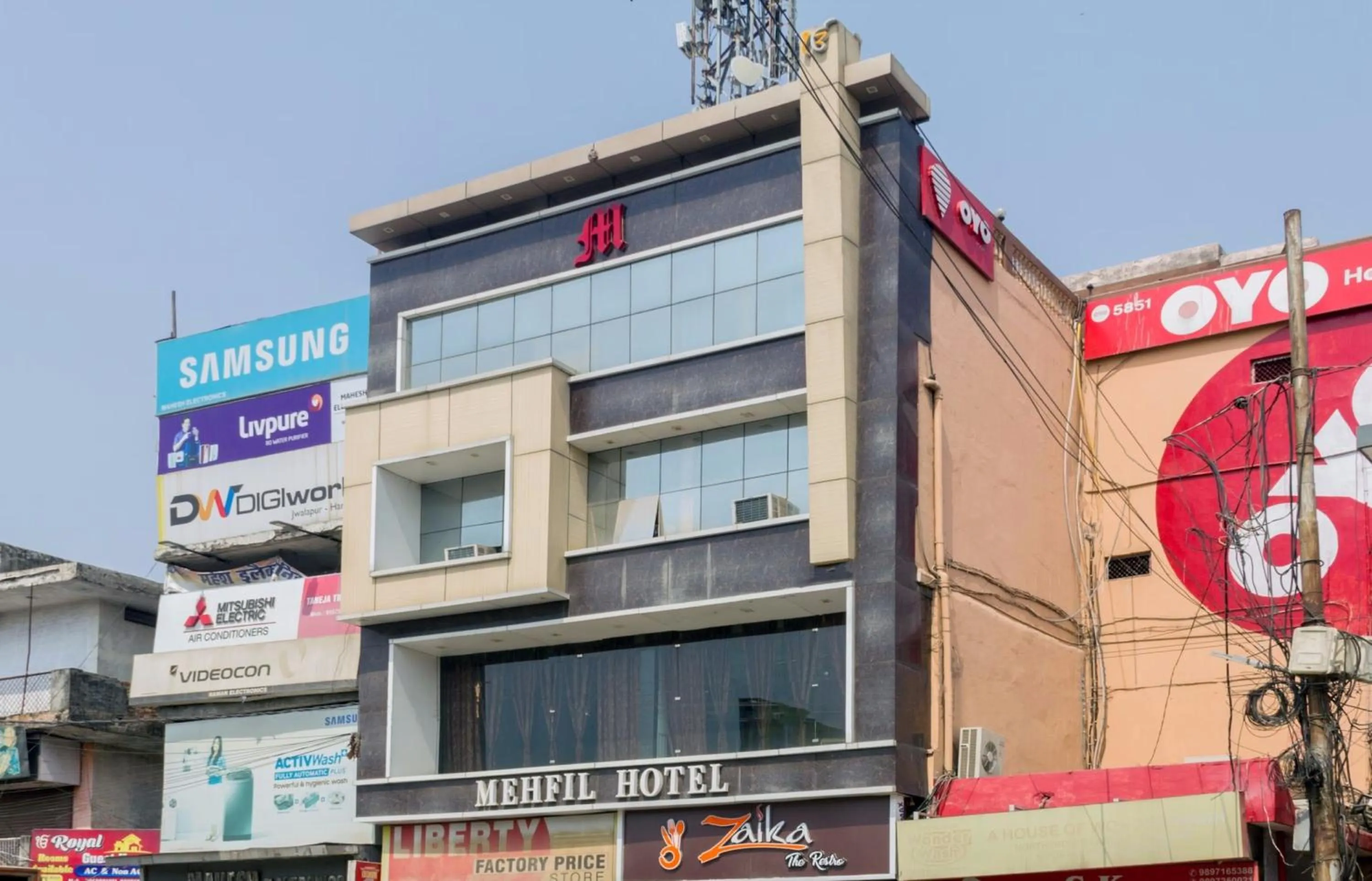 Facade/entrance in Hotel O Mehfil Hotel