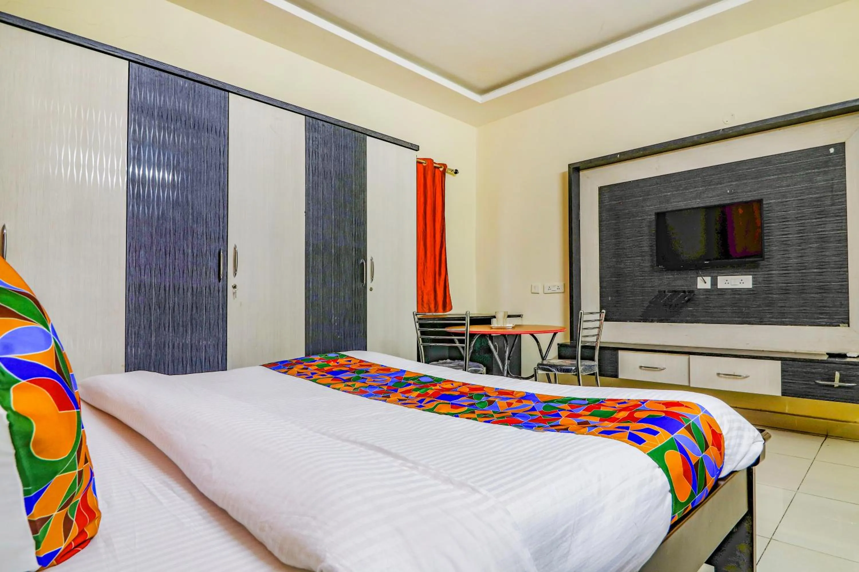 Bed in Via Direct Checkin - Nr Hitech City