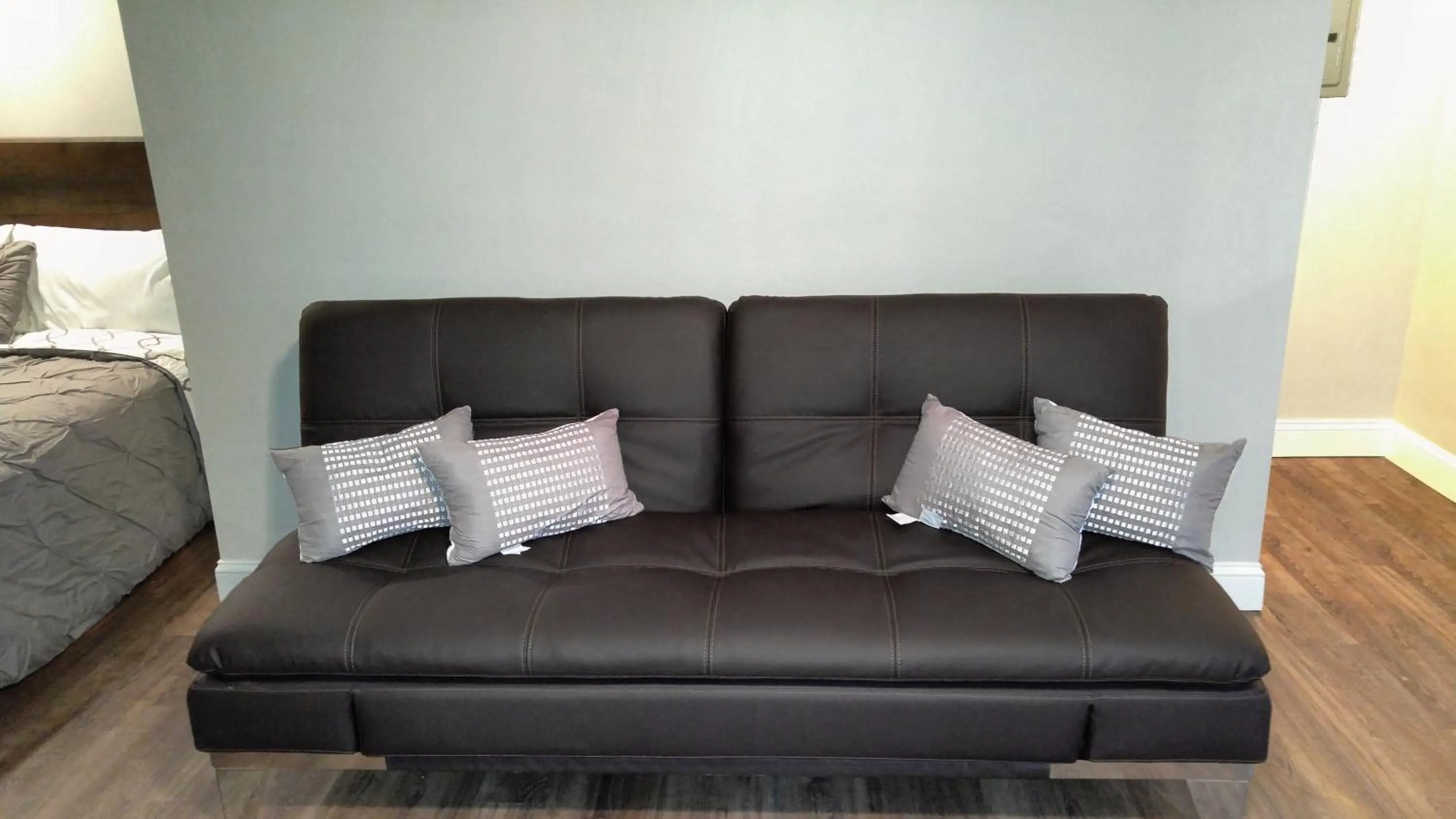 Decorative detail in Lily's Lodge