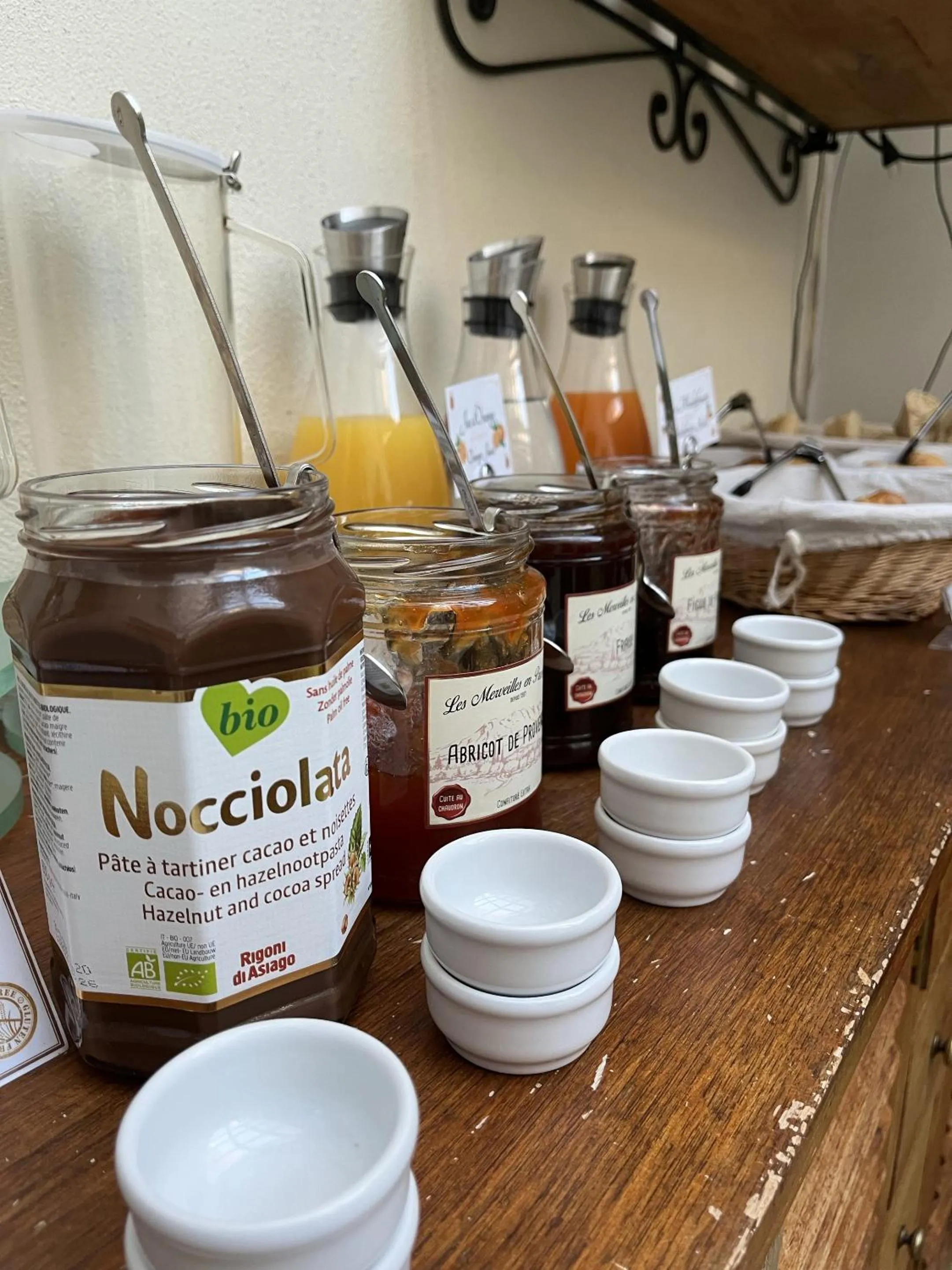 Breakfast in Hotel d'Aragon - Place de la Comédie