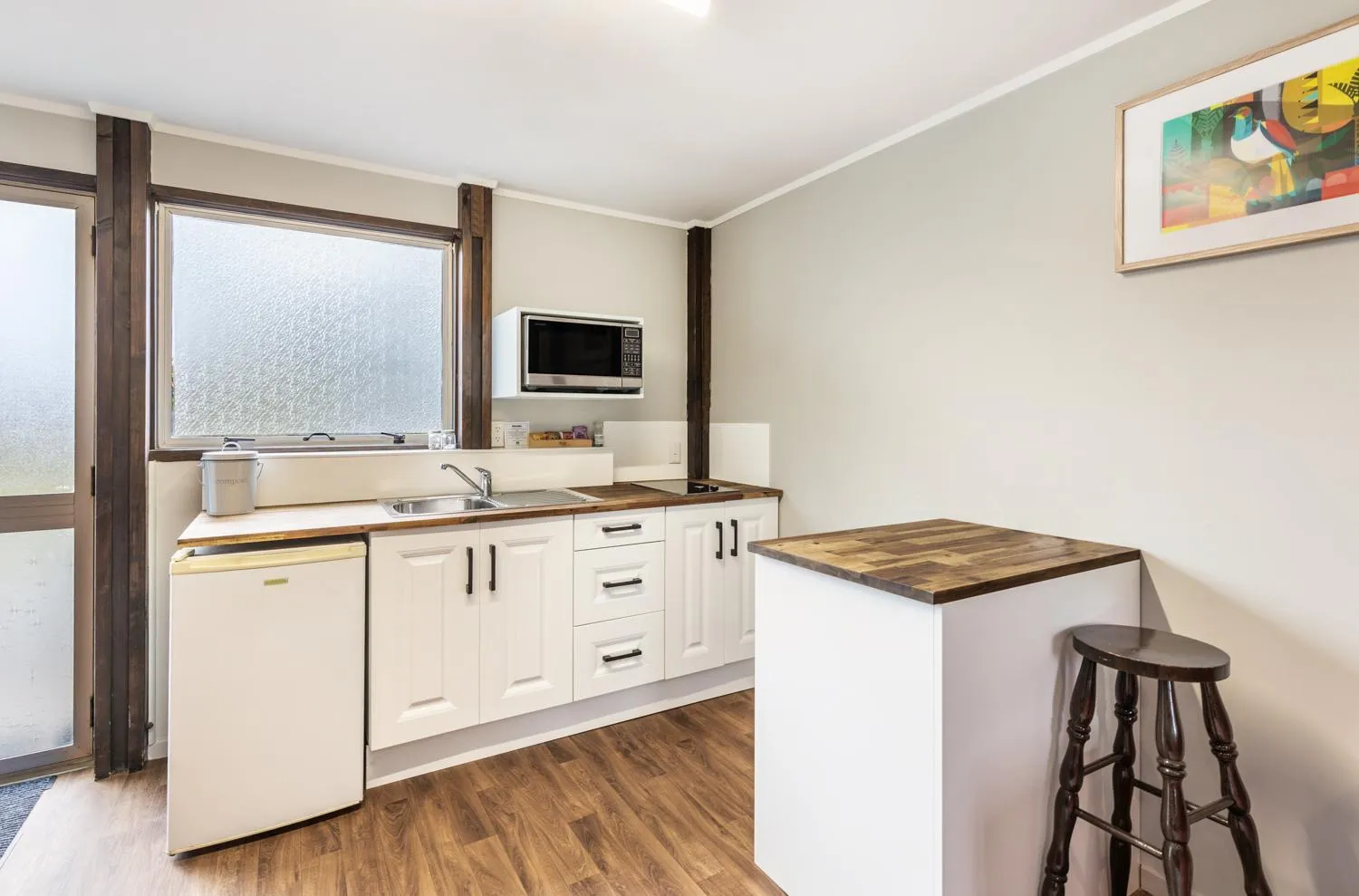 Kitchen or kitchenette in Tokaanu Lodge Motel