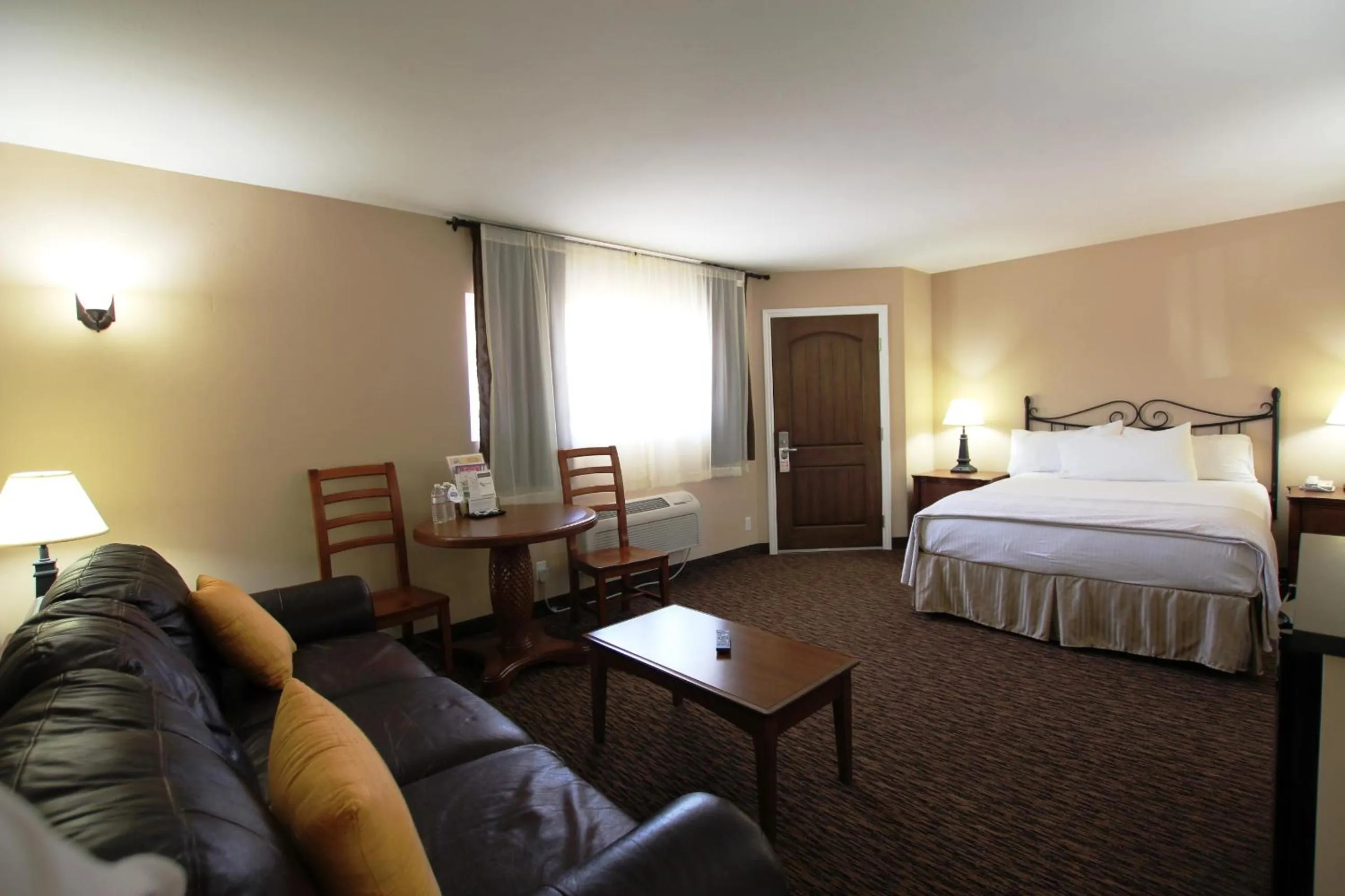 Other, Bed in Casa Ojai Inn