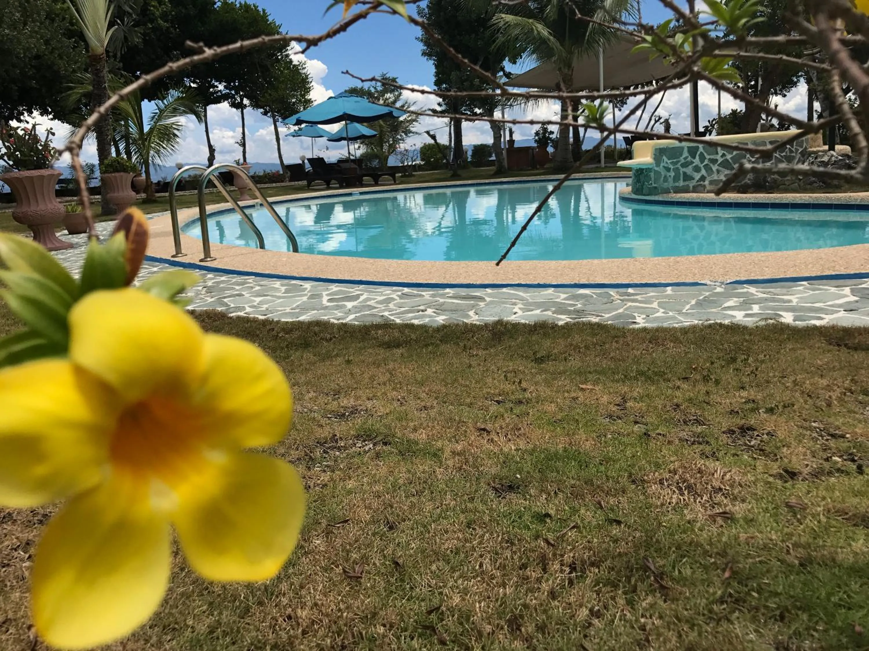 Cabilao Sunset Dive & Beach Resort