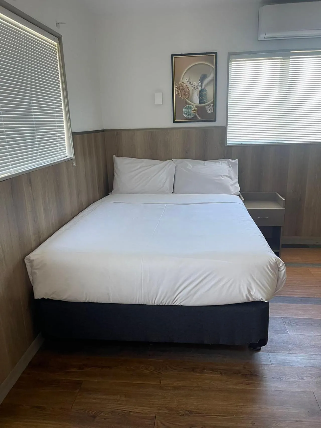 Bed in Conway Motel Manukau