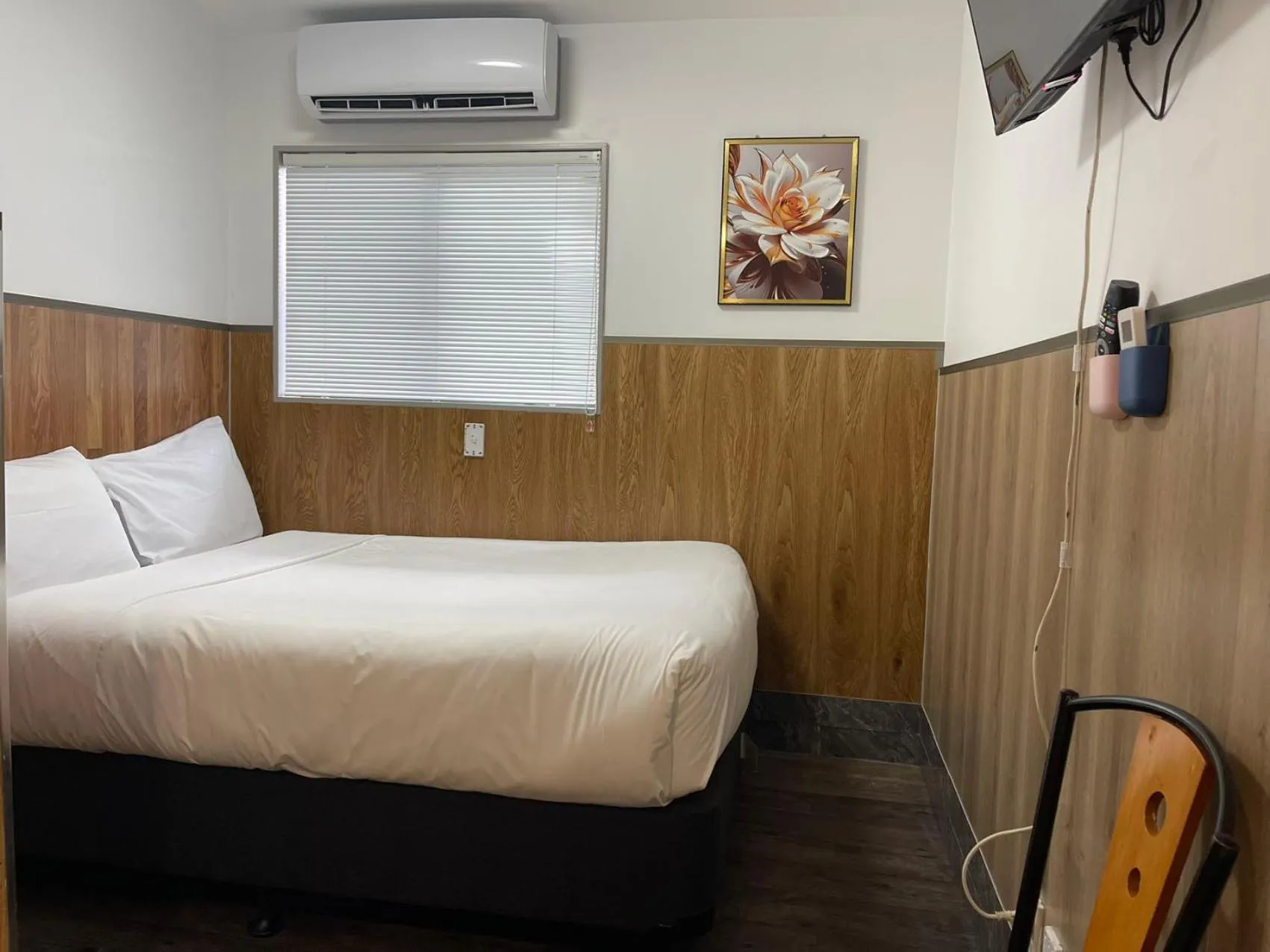 Bed in Conway Motel Manukau