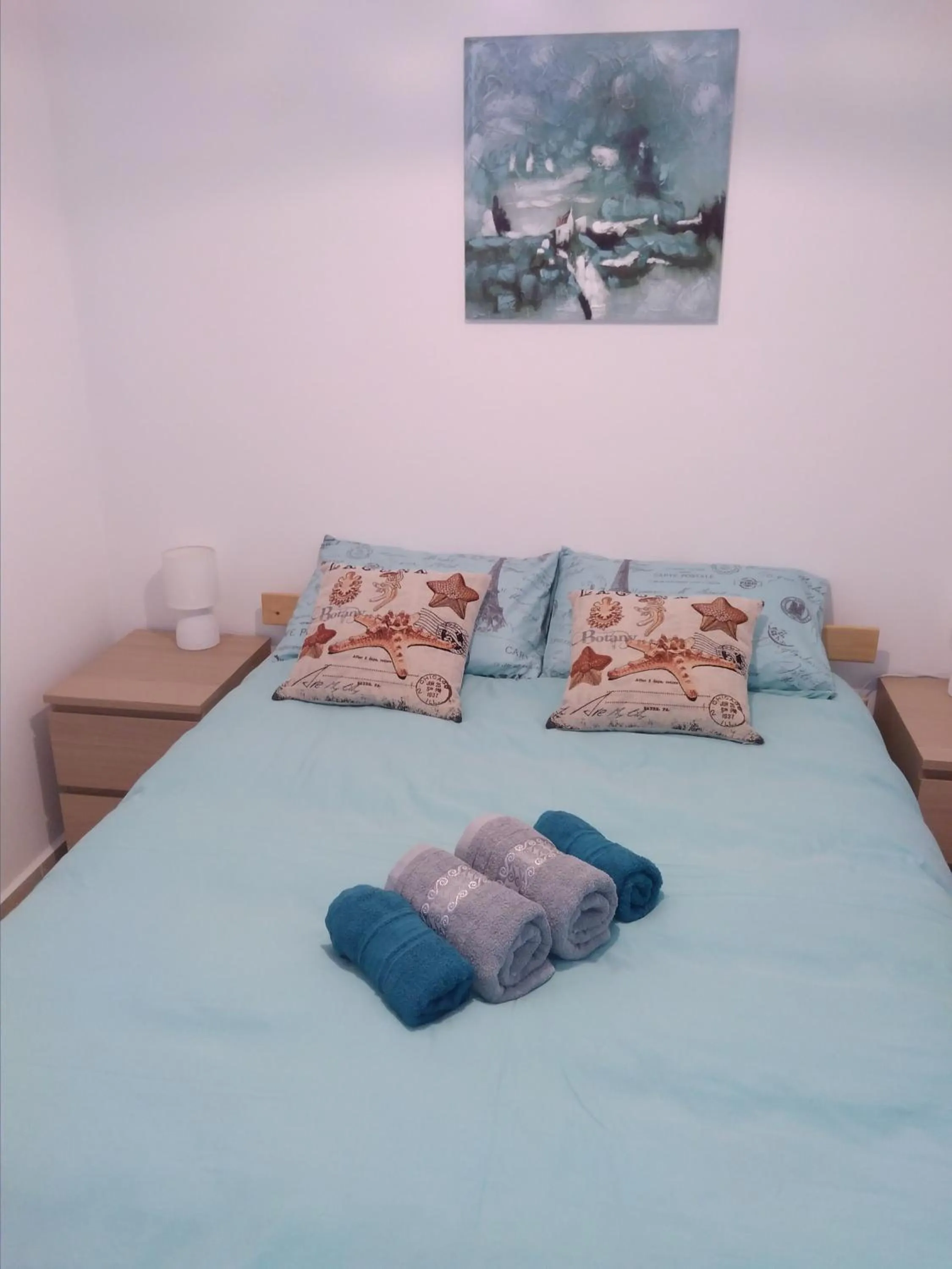 Bed in Shoshanat Hamidbar