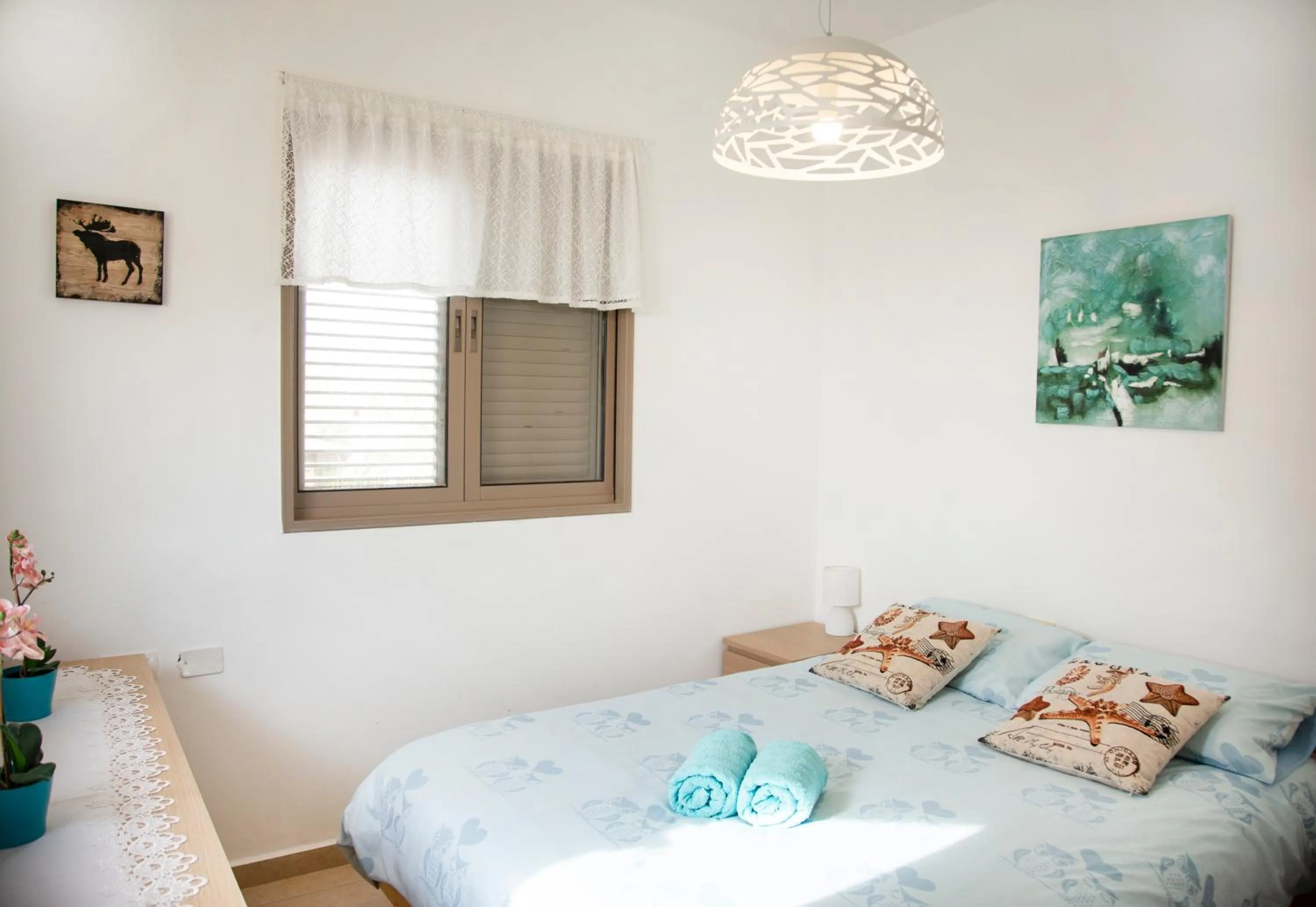 Bed in Shoshanat Hamidbar