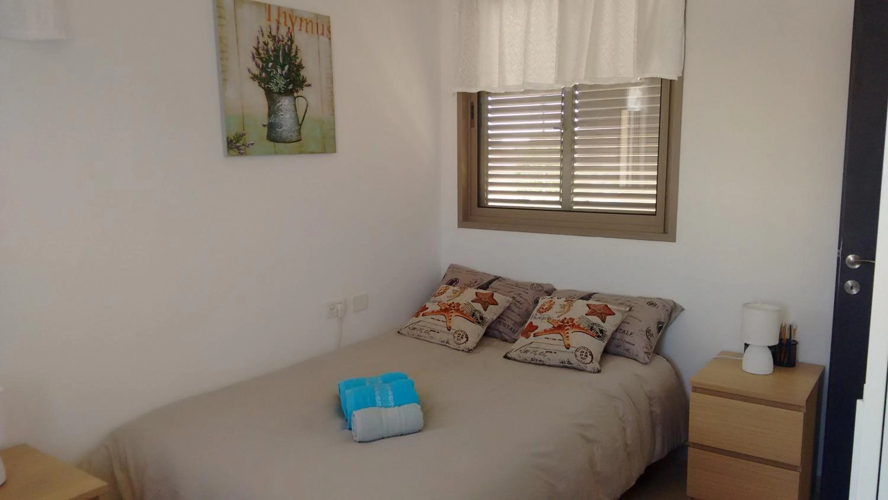 Bed in Shoshanat Hamidbar