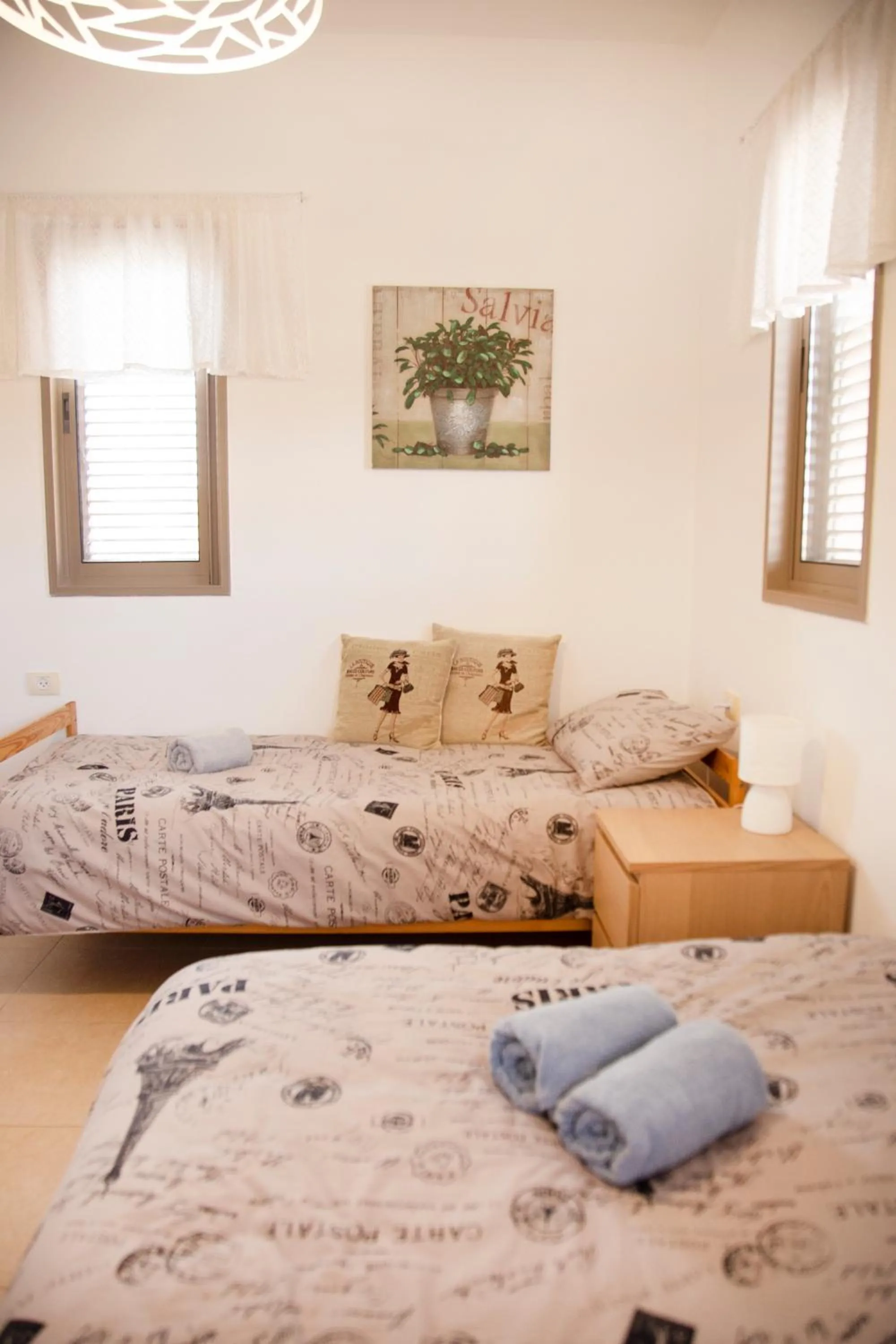 Bed in Shoshanat Hamidbar