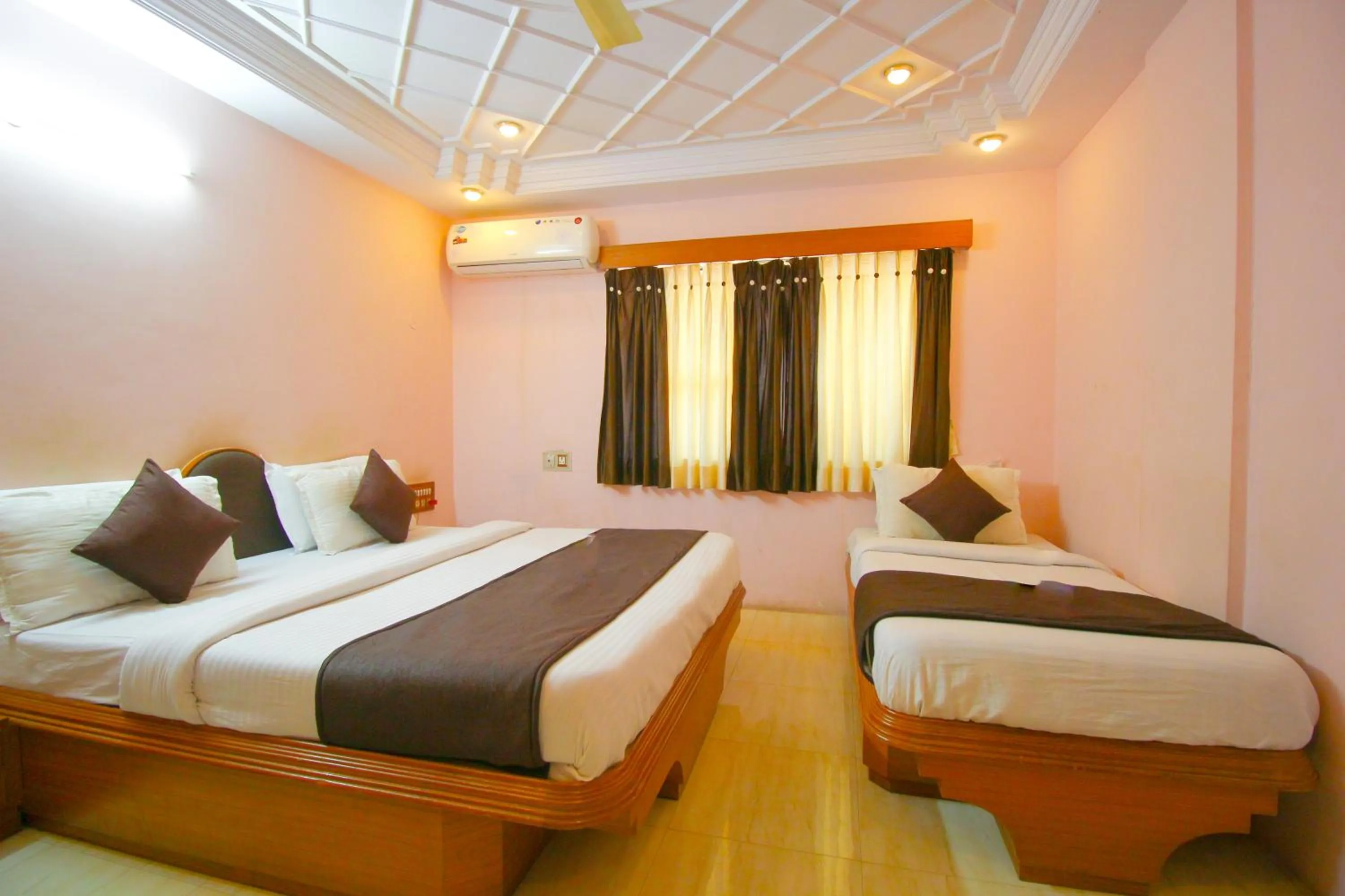 Bed in Hotel Upasana
