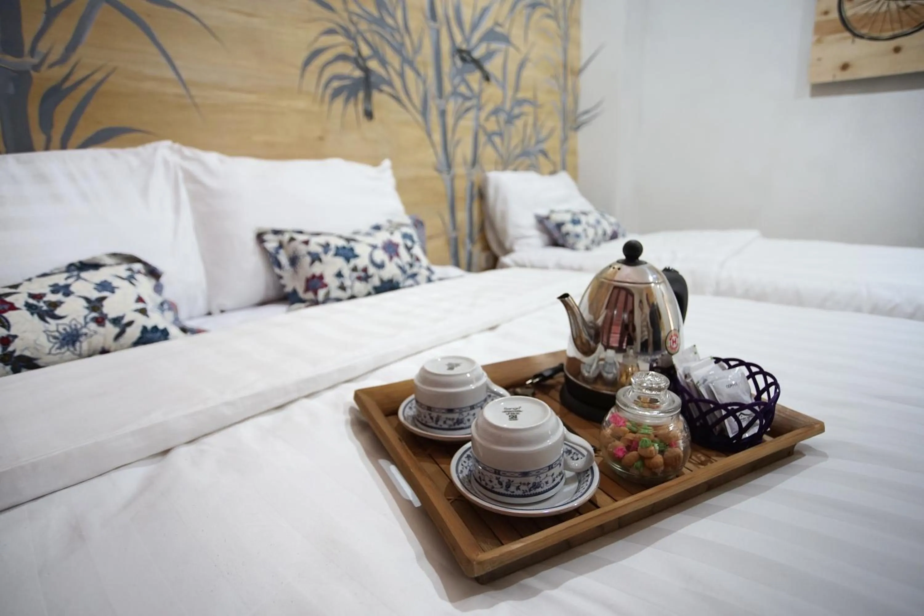 Photo of the whole room, Bed in Omah Njonja Bed & Brasserie