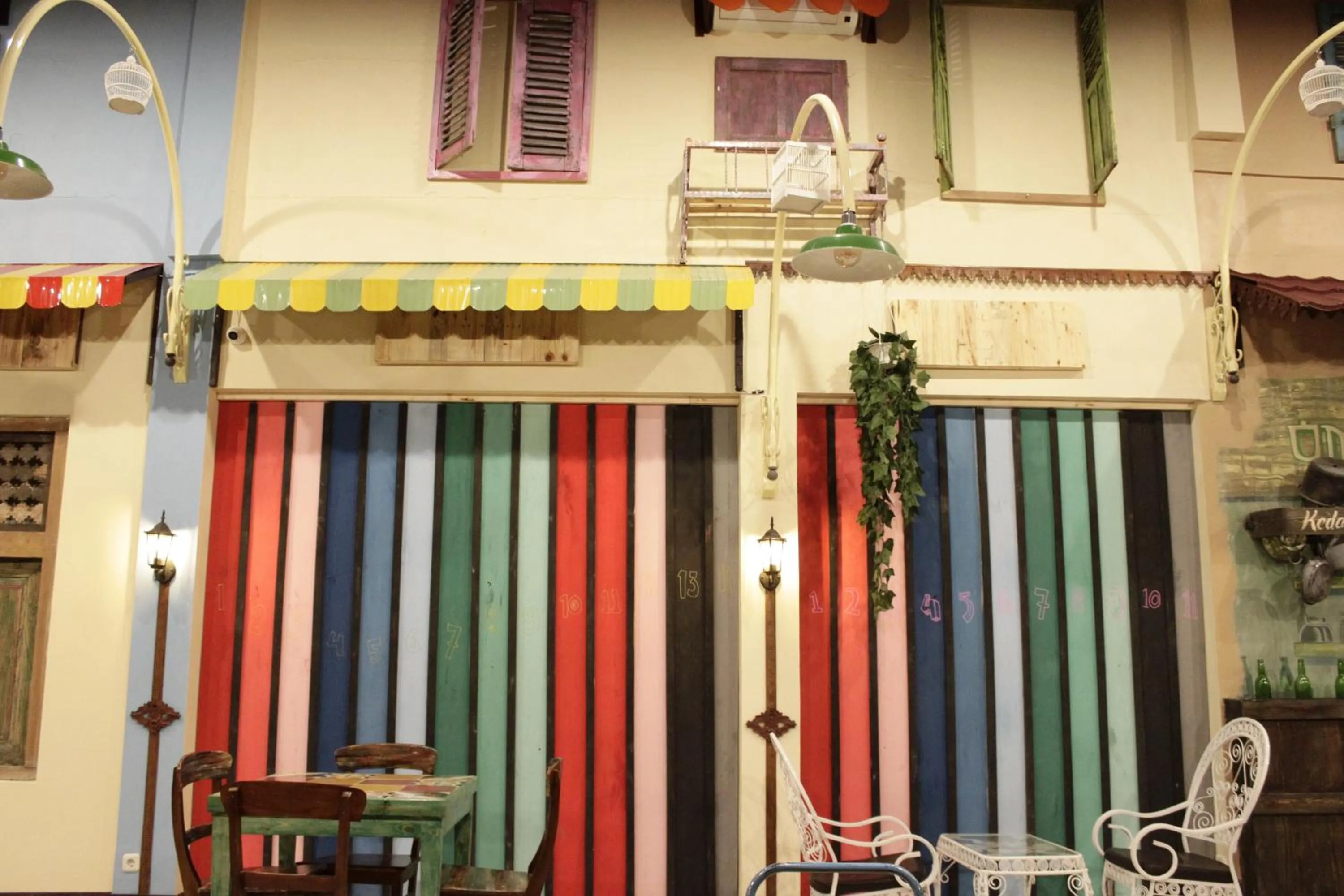 Restaurant/places to eat in Omah Njonja Bed & Brasserie