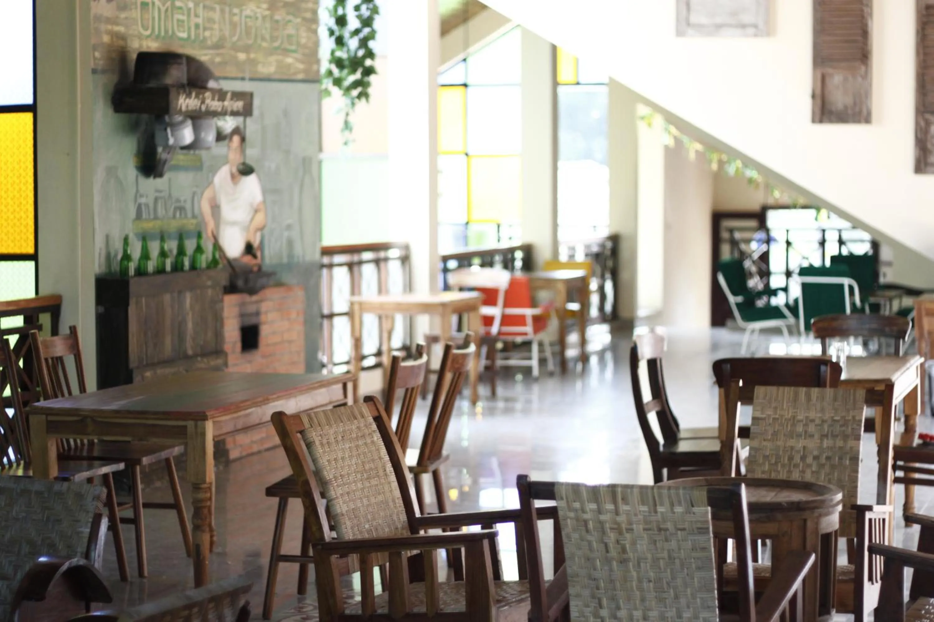 Restaurant/places to eat in Omah Njonja Bed & Brasserie