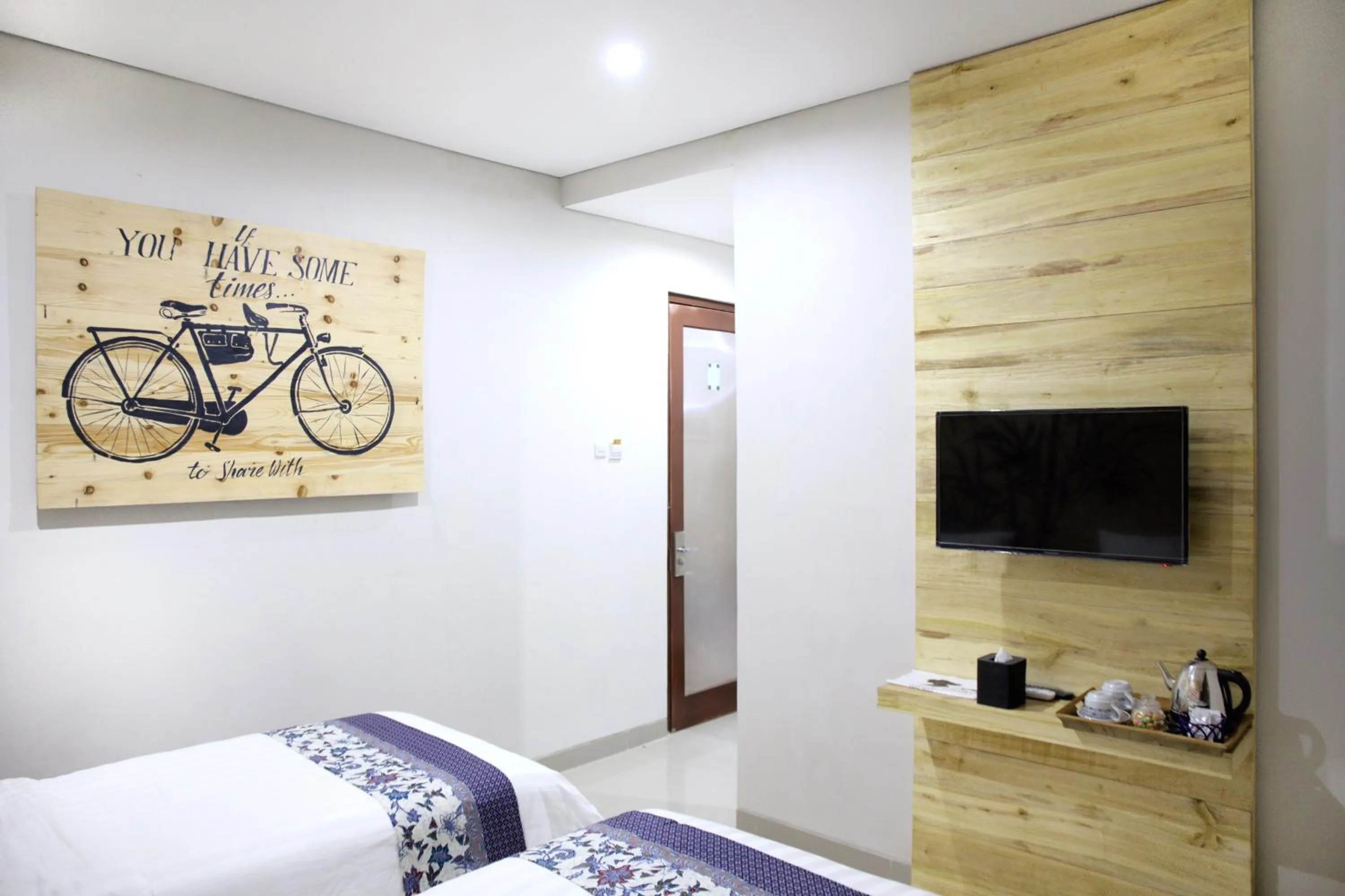 Photo of the whole room, Bed in Omah Njonja Bed & Brasserie