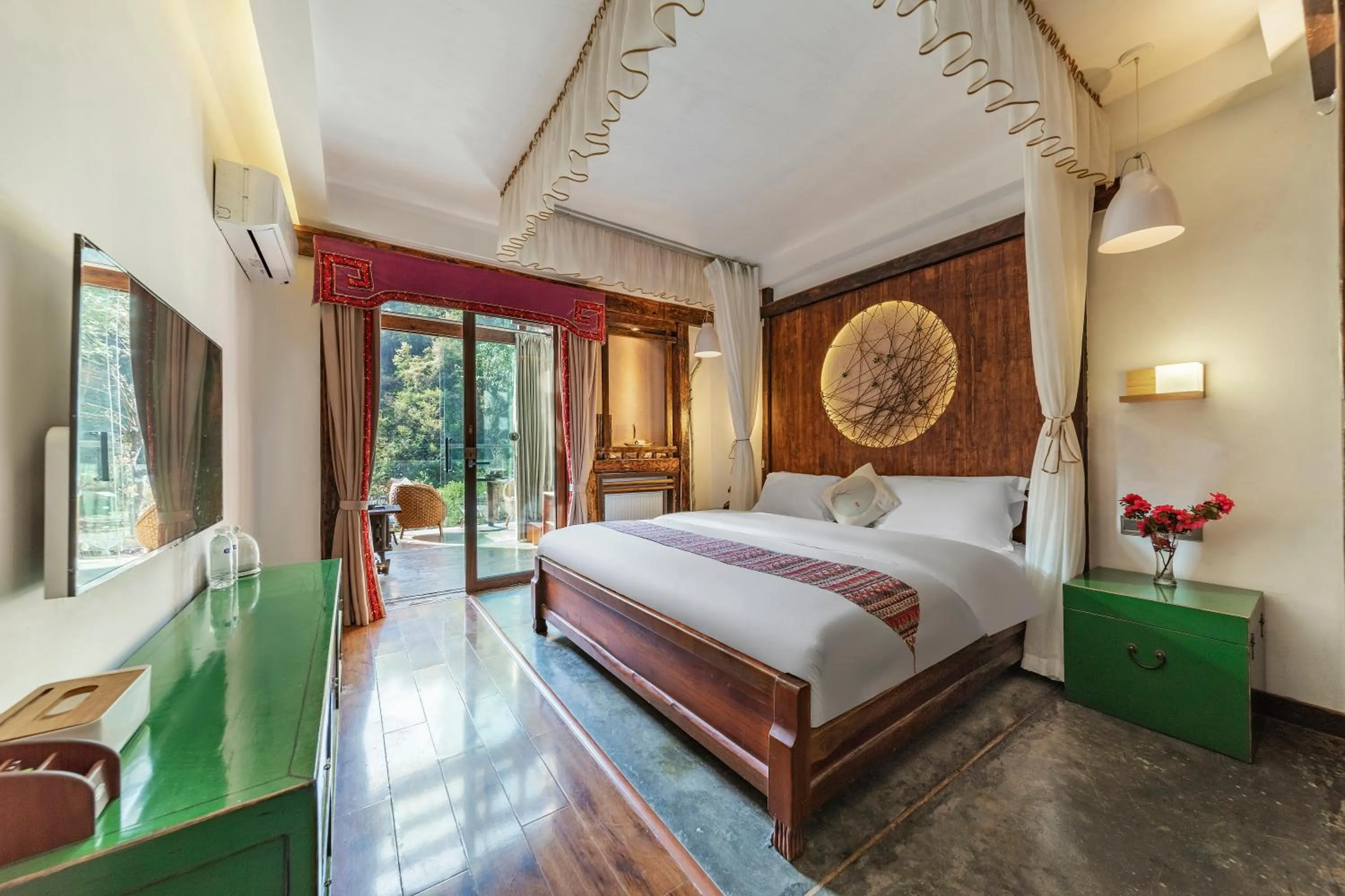 Bed in Homeward Mountain Resort