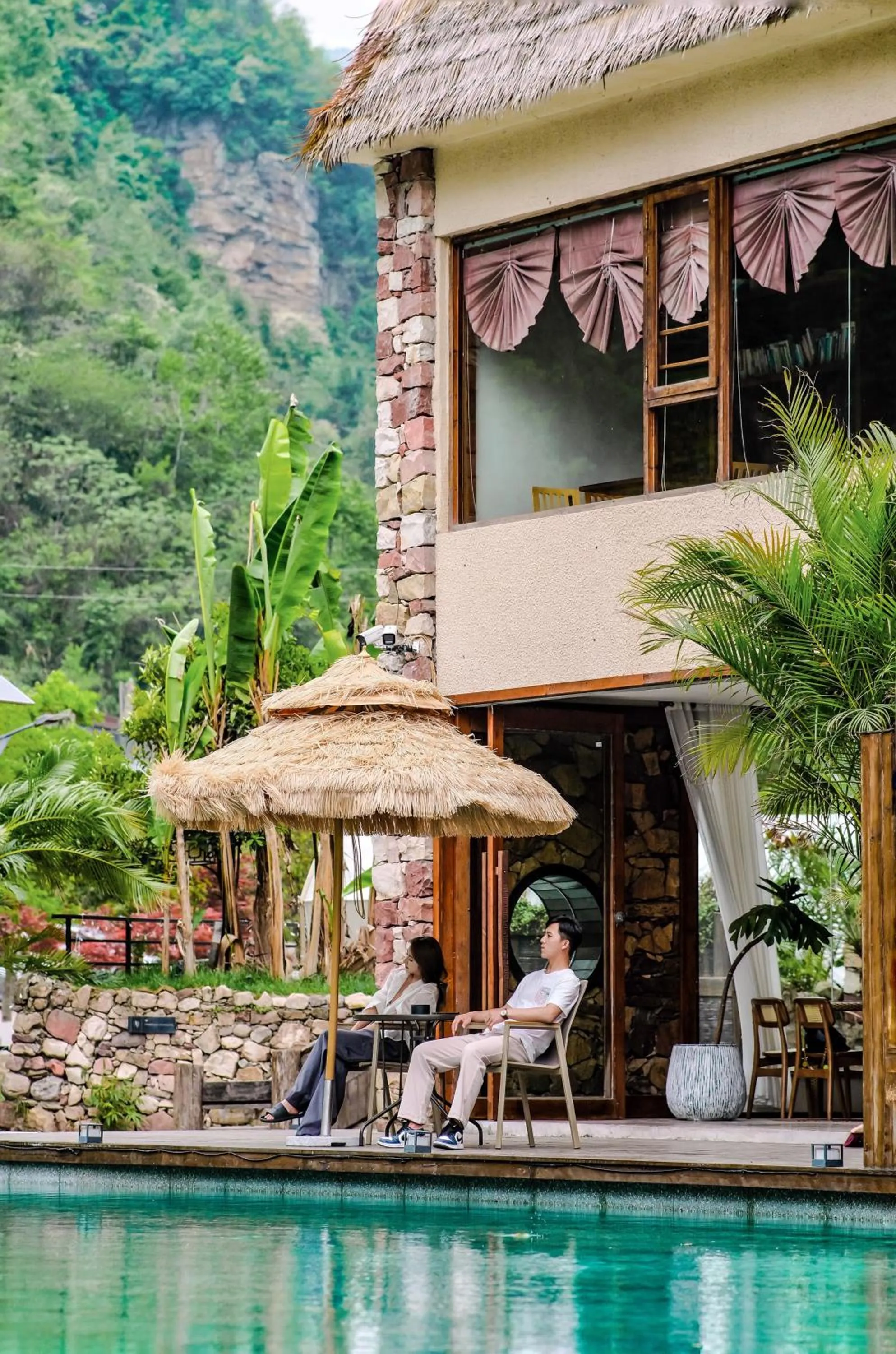 Property building, Swimming Pool in Homeward Mountain Resort