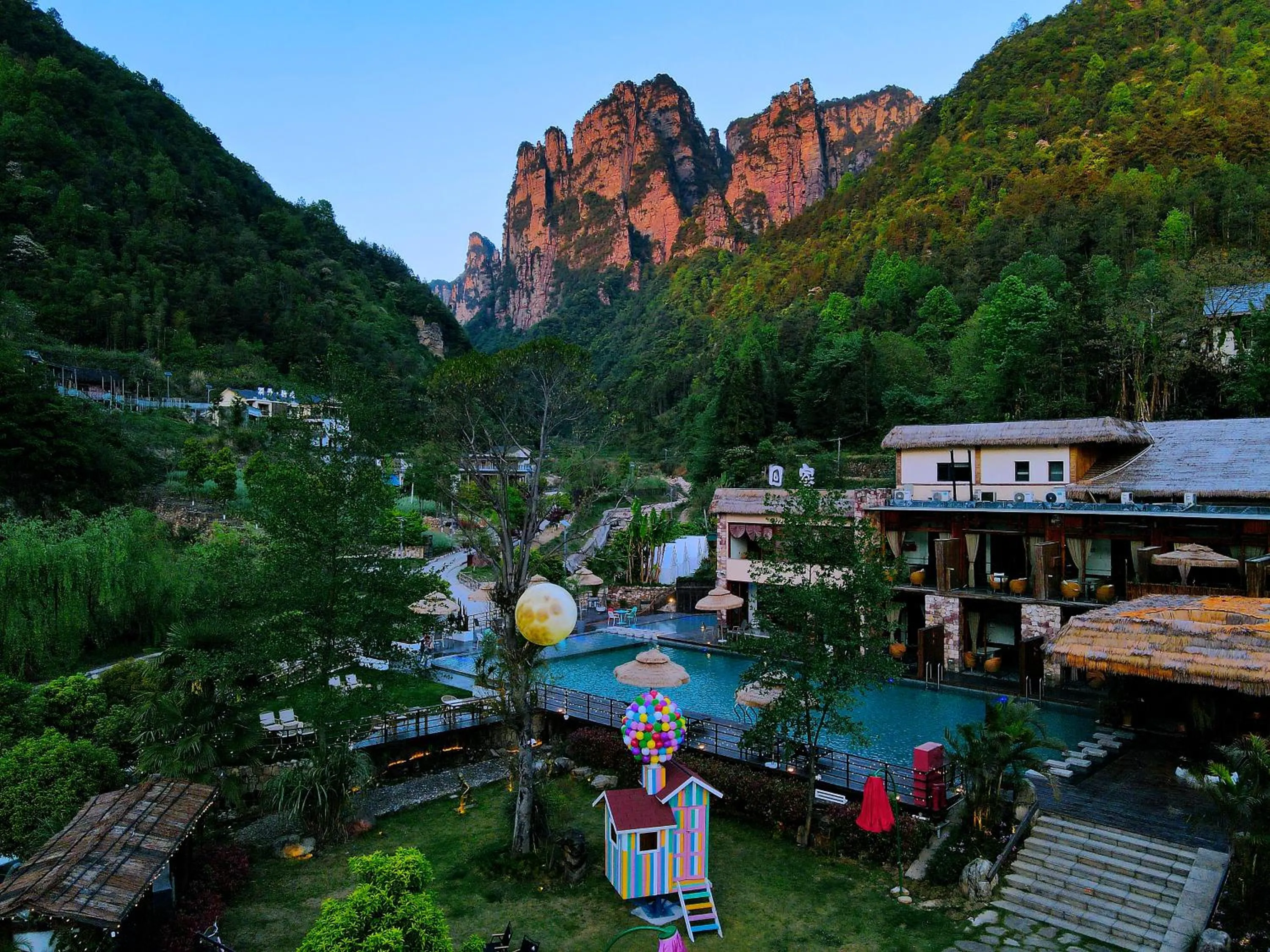 Property building in Homeward Mountain Resort