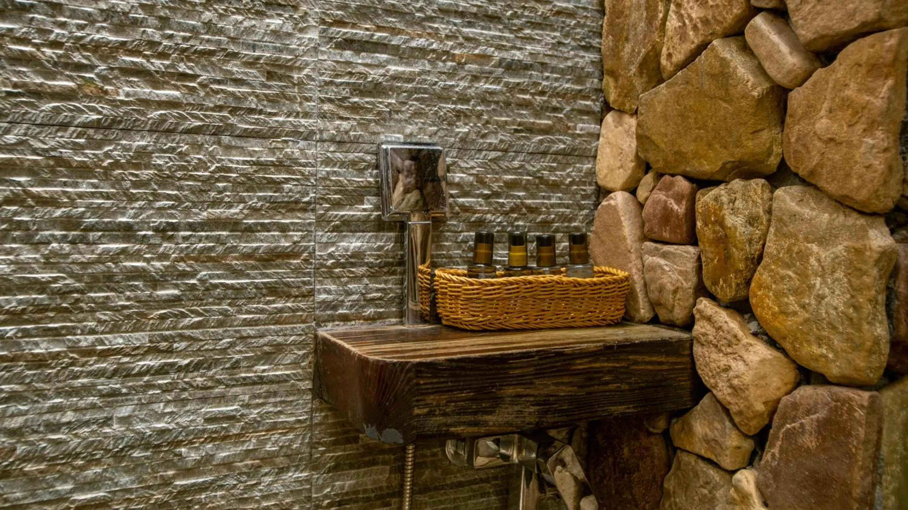 Shower in Homeward Mountain Resort