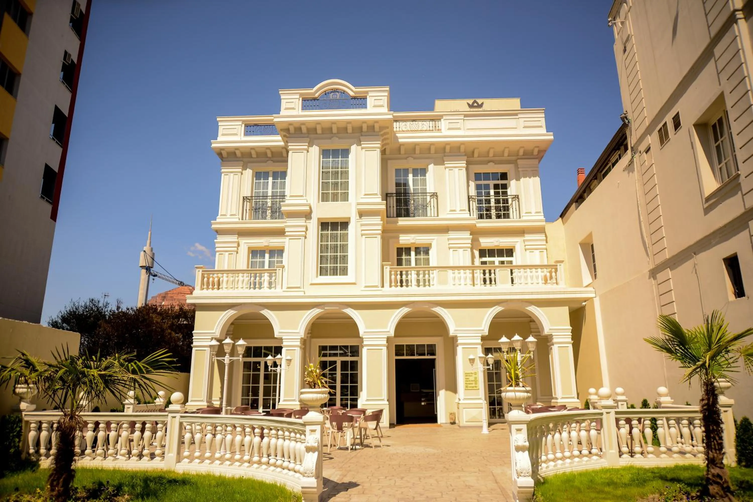 Property building in Hotel Vila Imperial