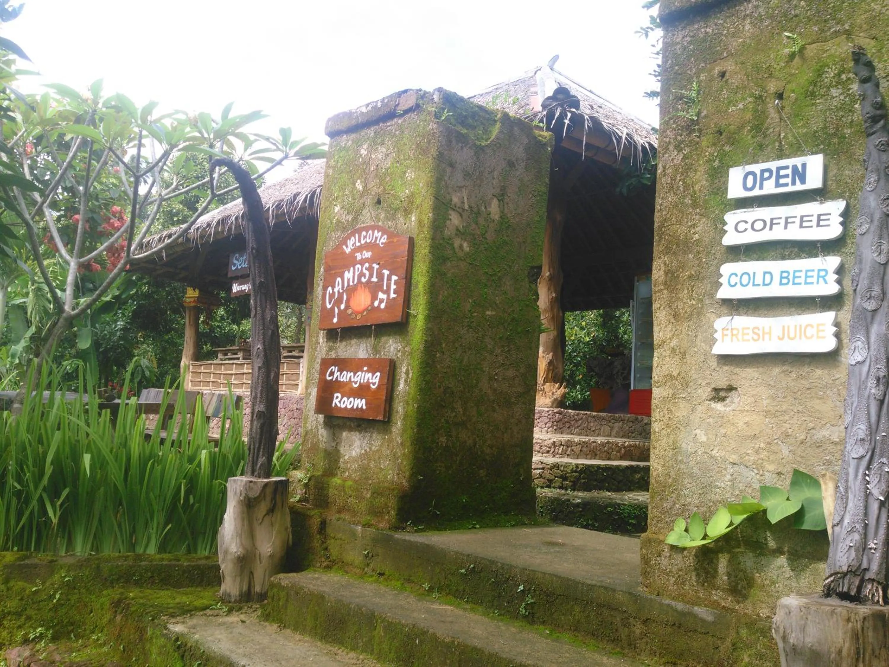 Restaurant/places to eat in Uma Nirmala Aling-Aling