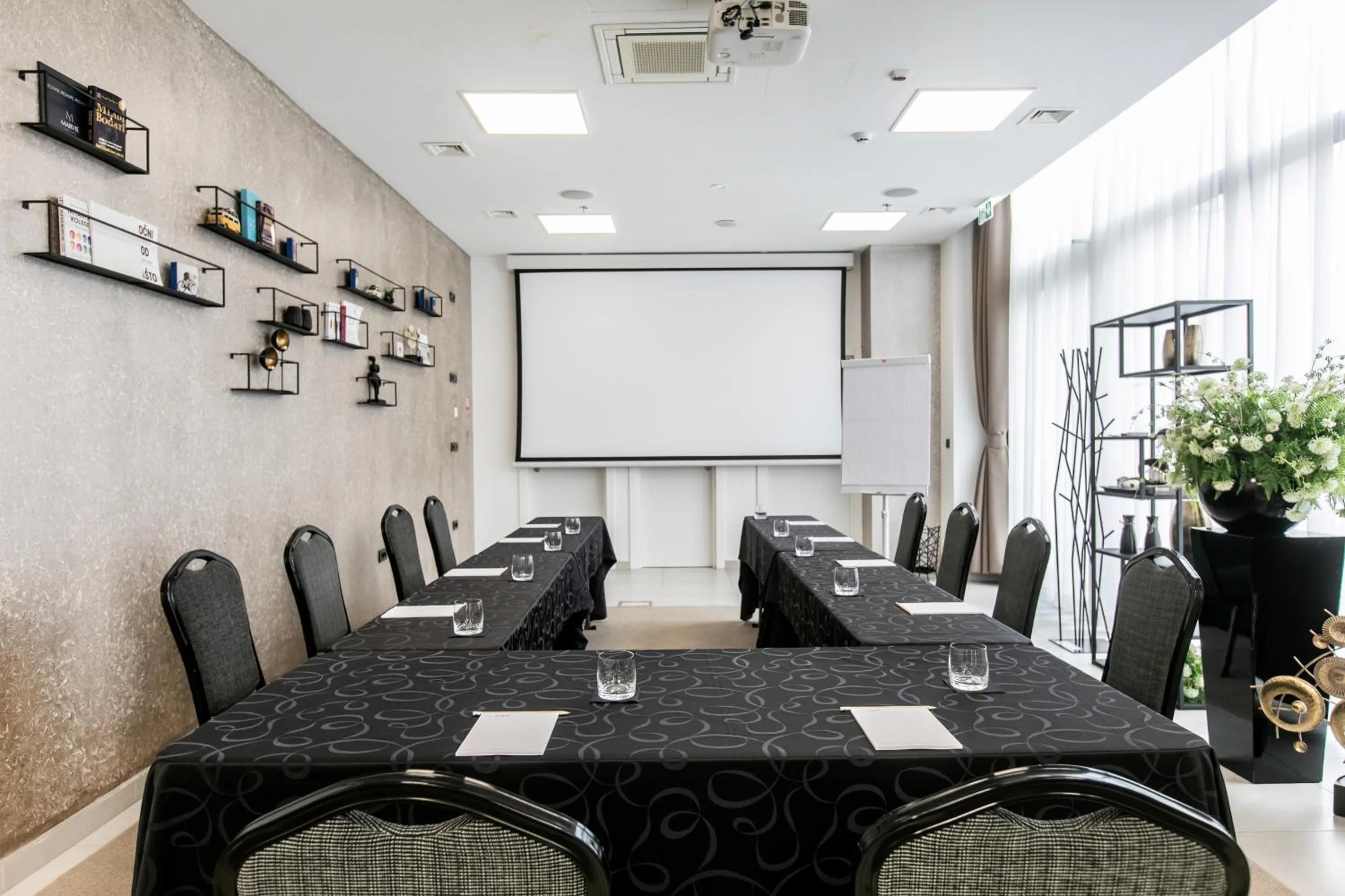 Meeting/conference room in Marvie Hotel & Health