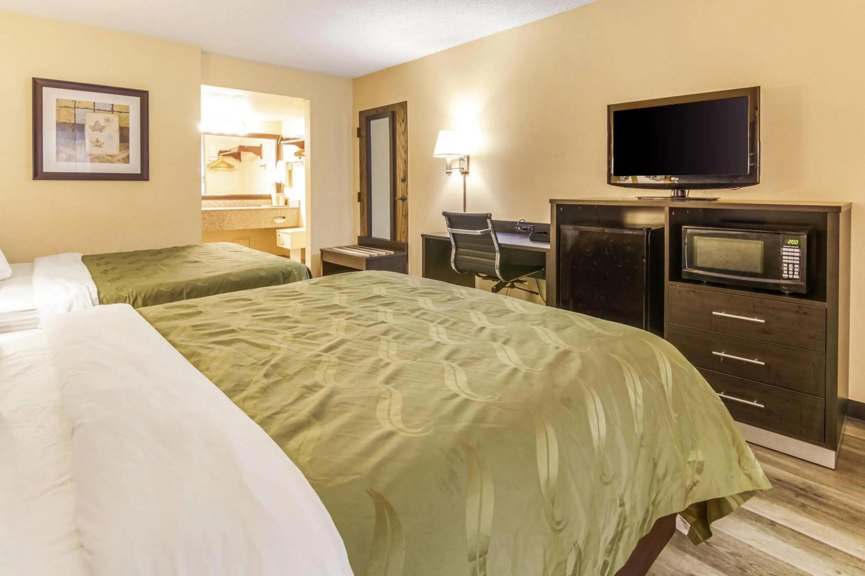 Bedroom, Bed in Quality Inn Stone Mountain