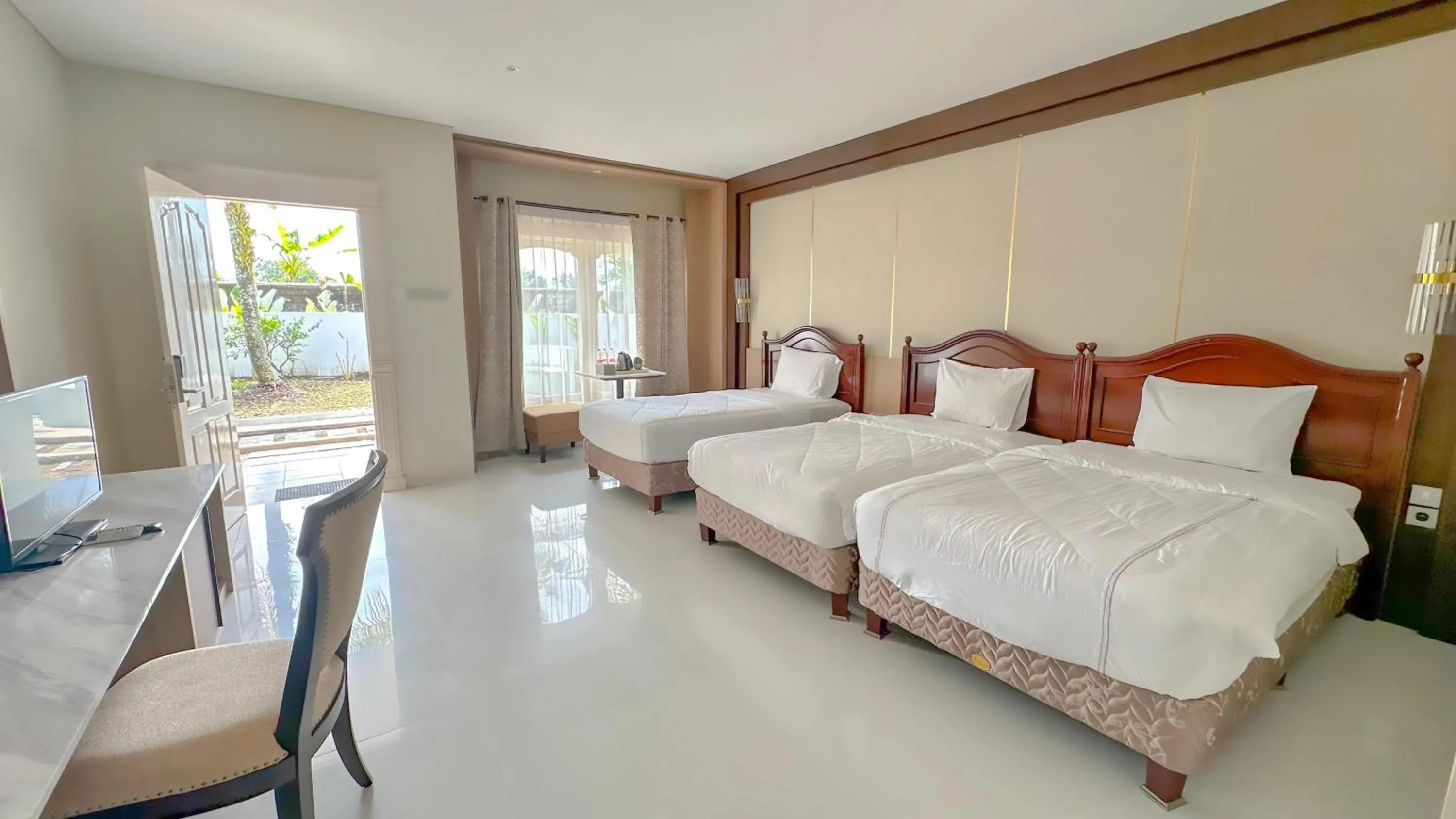 Bed in Sevilla Resort Magelang
