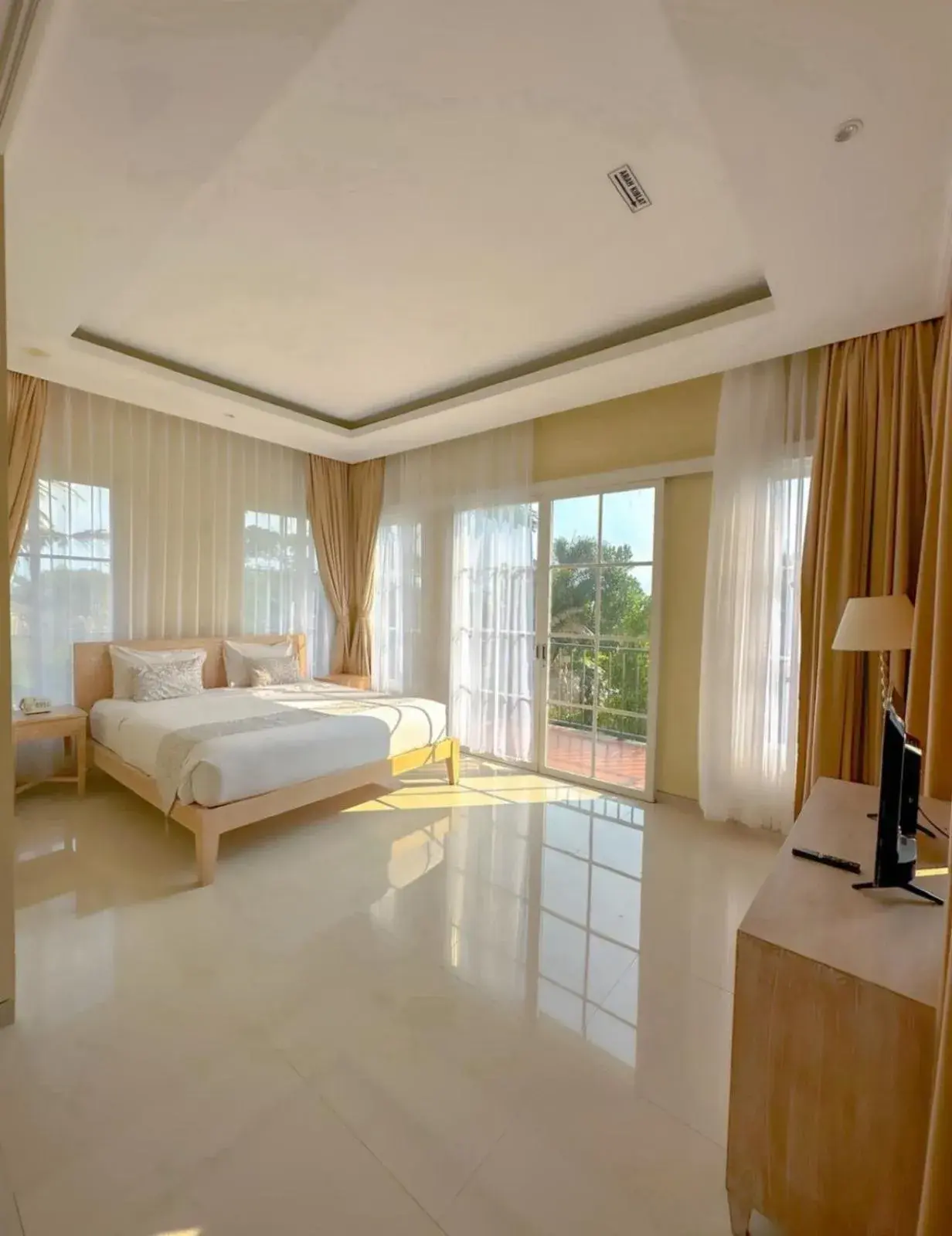 Deluxe Room in Sevilla Resort Magelang Deluxe Room in Sevilla Resort Magelang