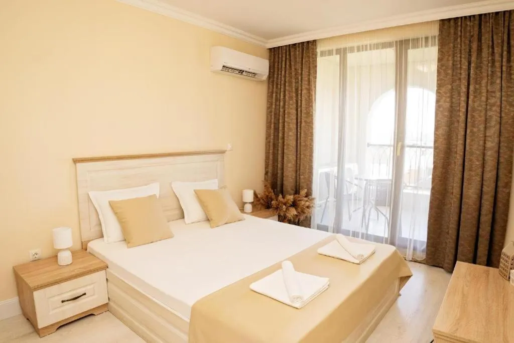 Bed in Burgas Beach Resort Apartments
