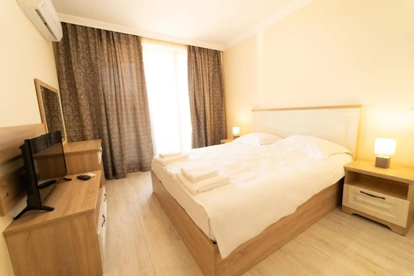 Bed in Burgas Beach Resort Apartments