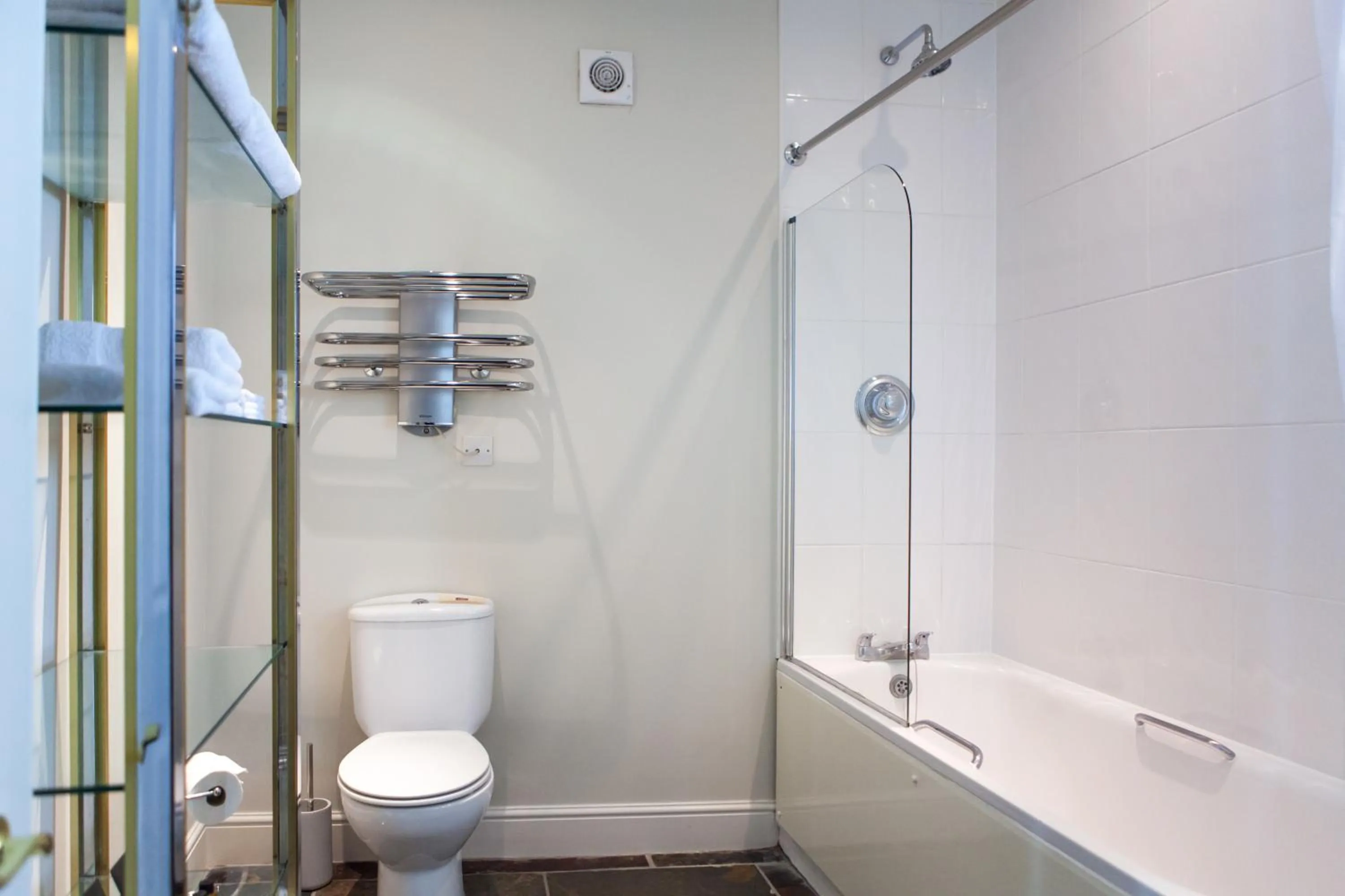 Bathroom in The Old Vine