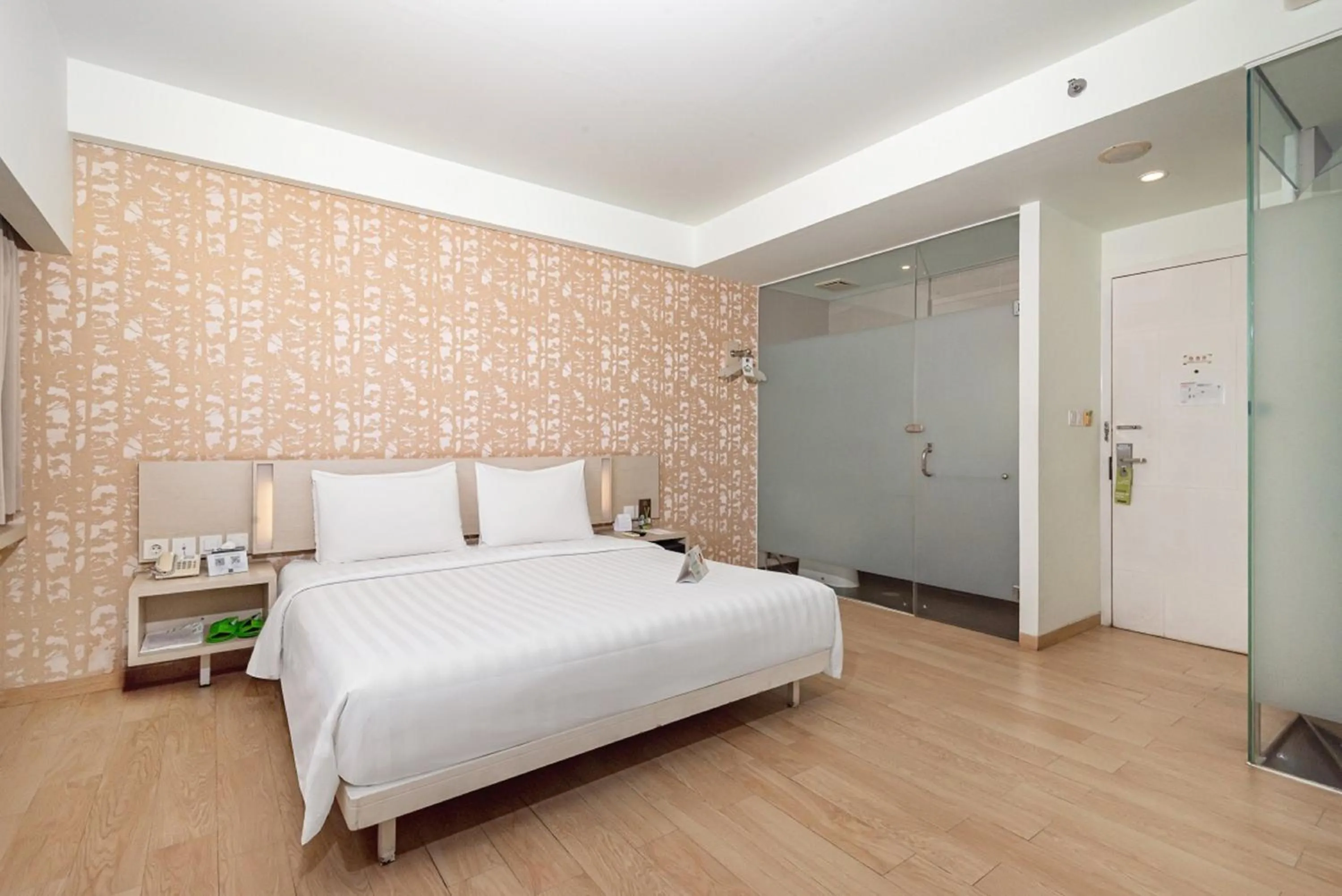 Bedroom, Bed in Whiz Prime Hotel Sudirman Cilacap