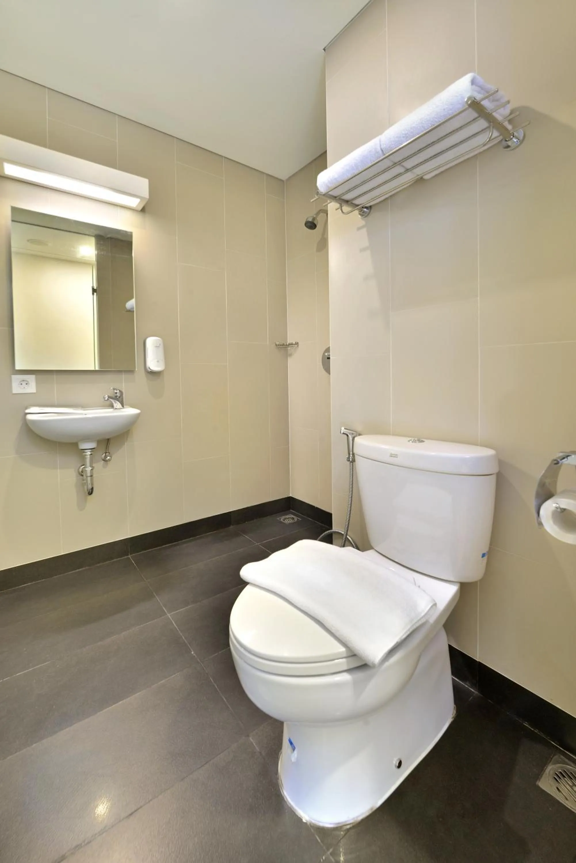 Bathroom in Whiz Prime Hotel Sudirman Cilacap