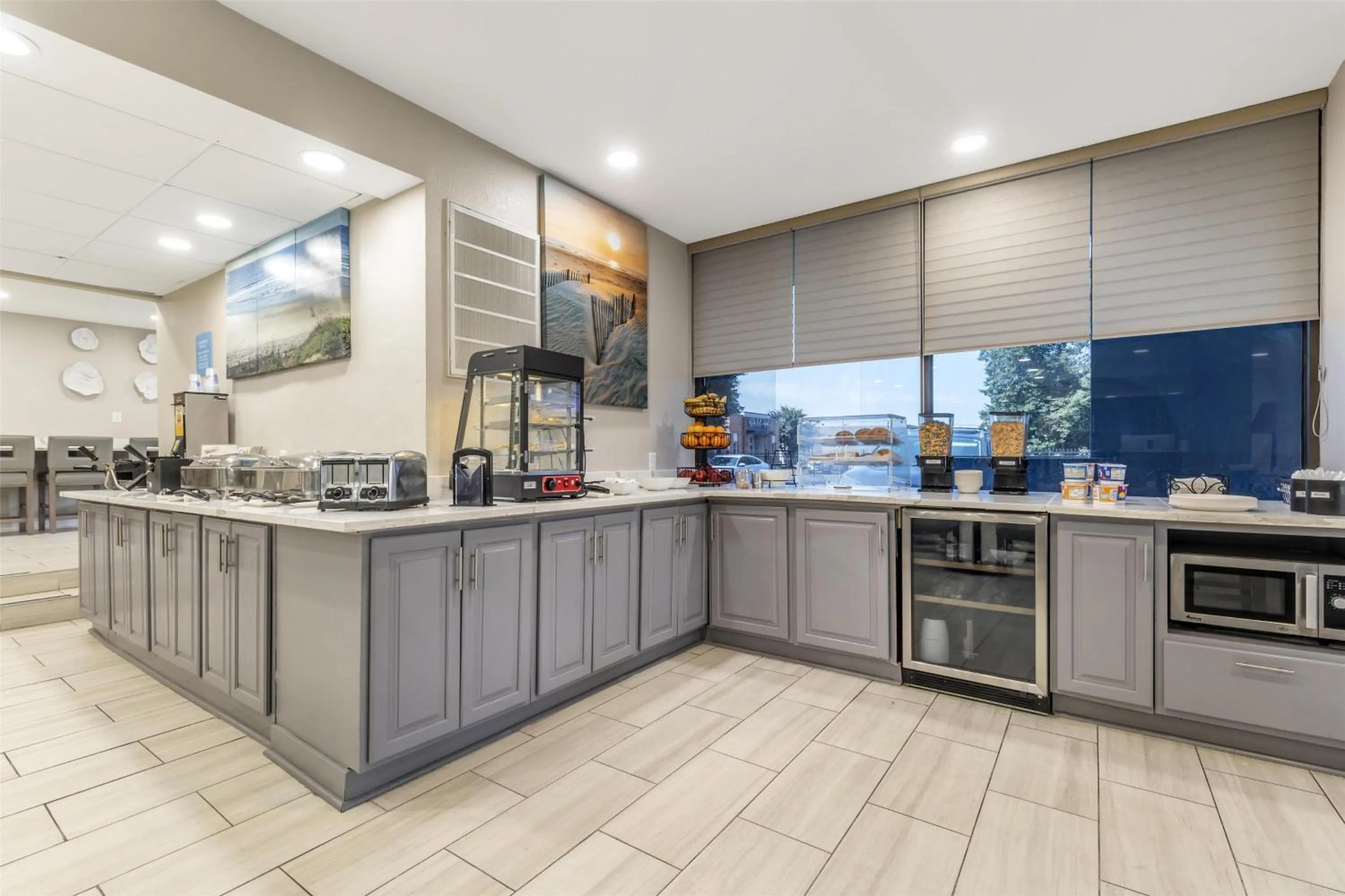 Breakfast in Best Western Salisbury Plaza