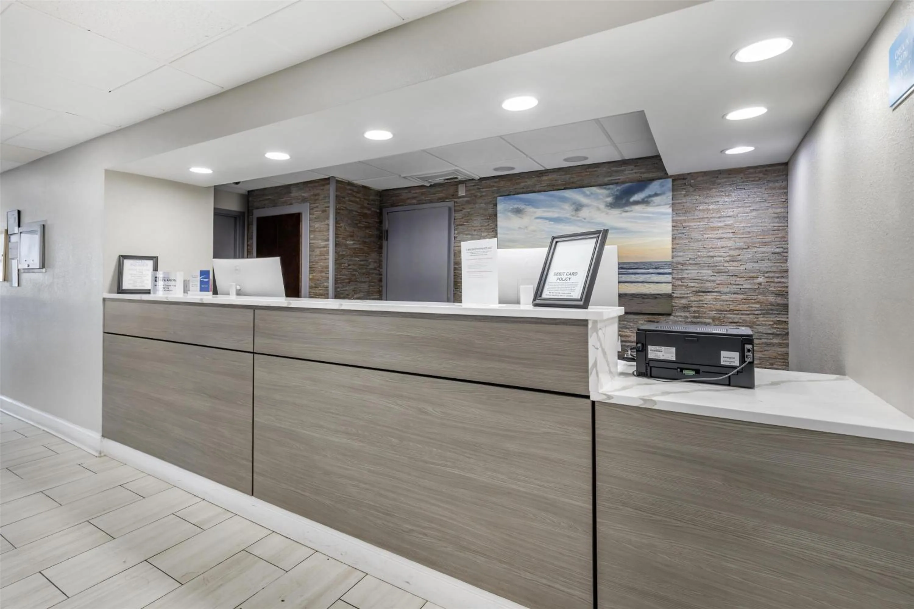 Lobby or reception in Best Western Salisbury Plaza