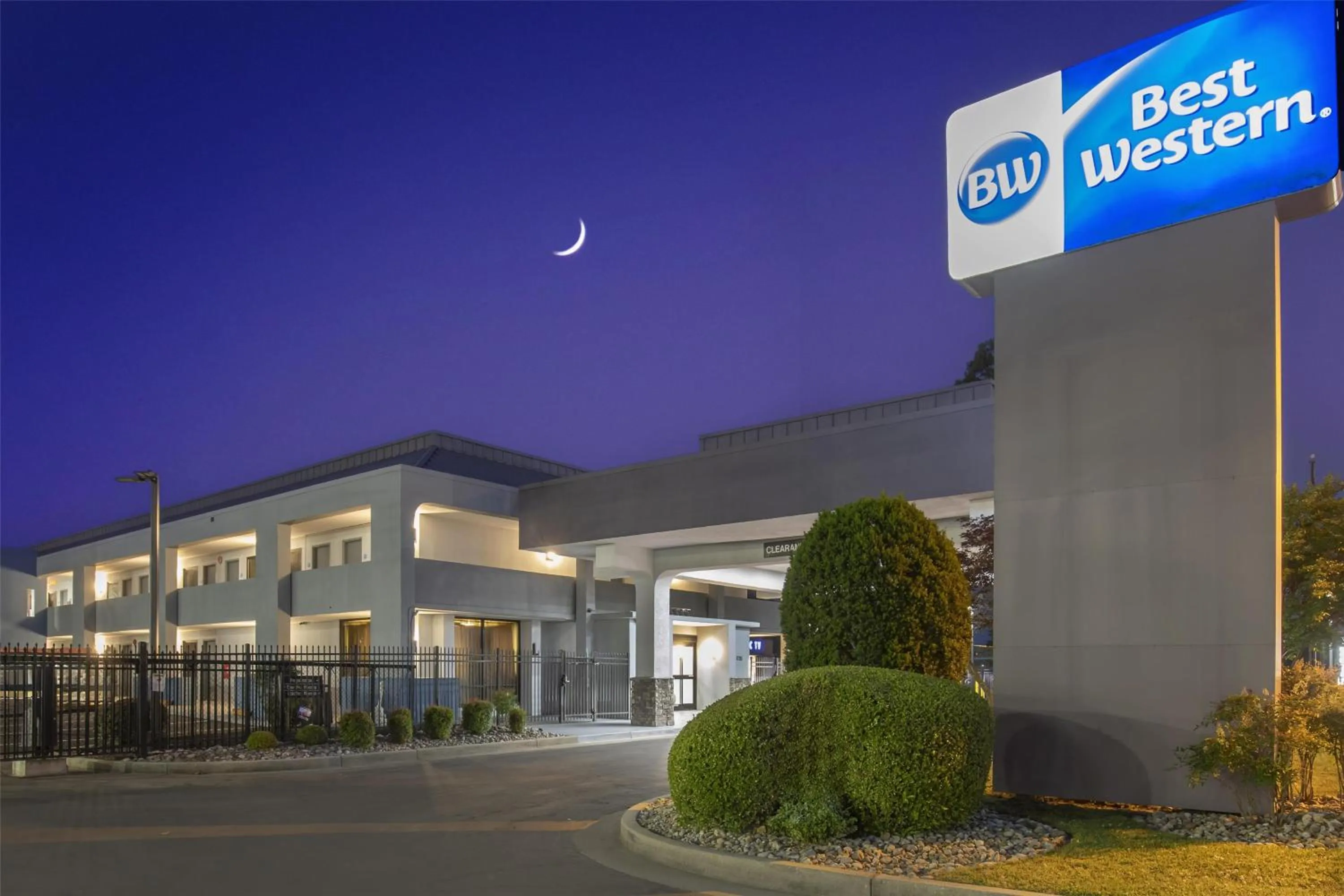 Property building in Best Western Salisbury Plaza