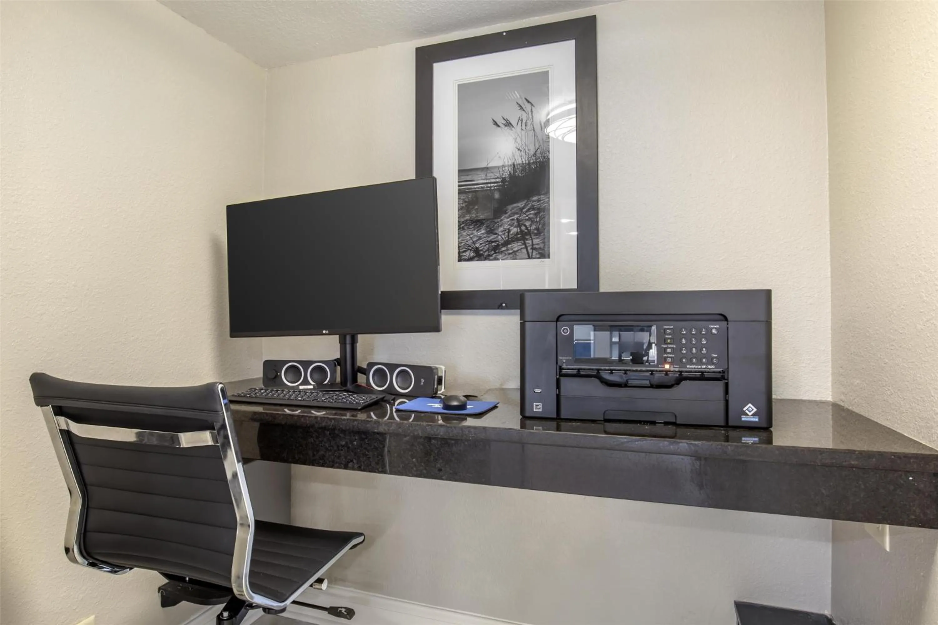 Business facilities in Best Western Salisbury Plaza